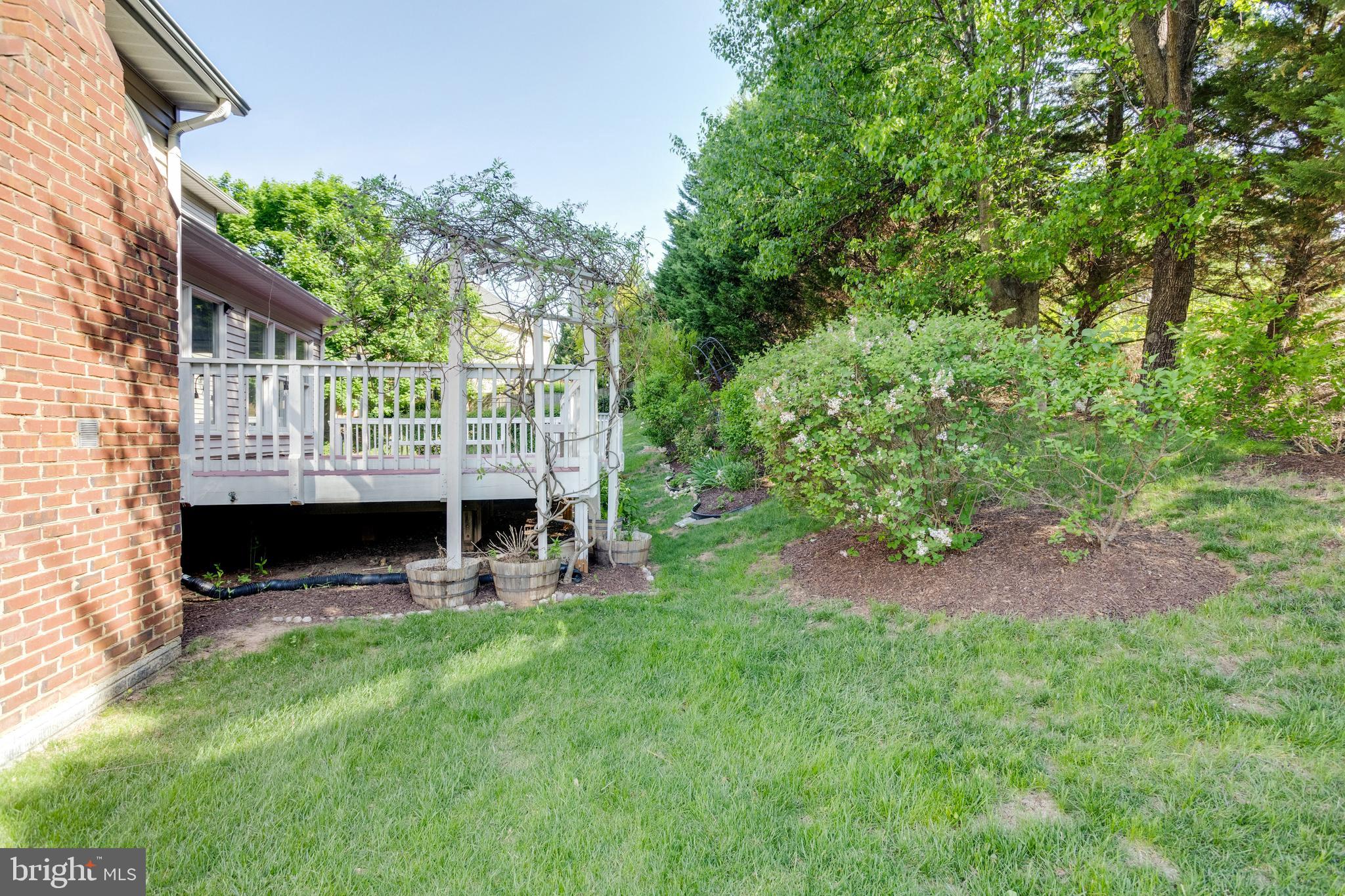 OAKTON RIDGE - Residential