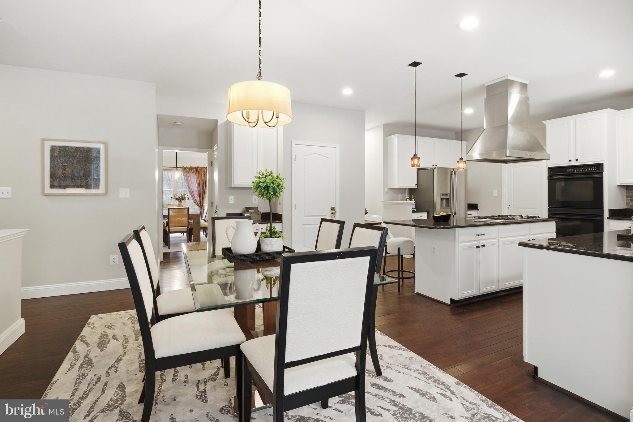 OAKTON RIDGE - Residential