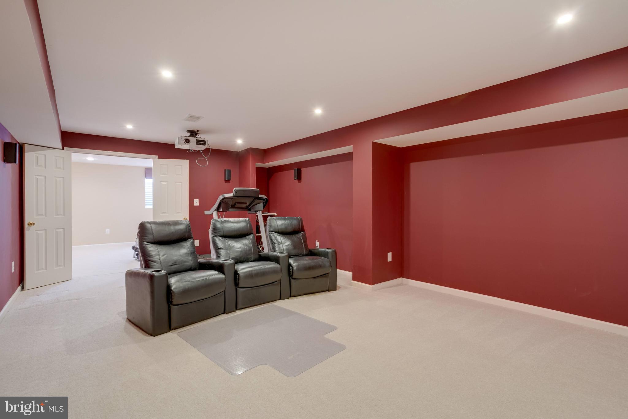 OAKTON RIDGE - Residential