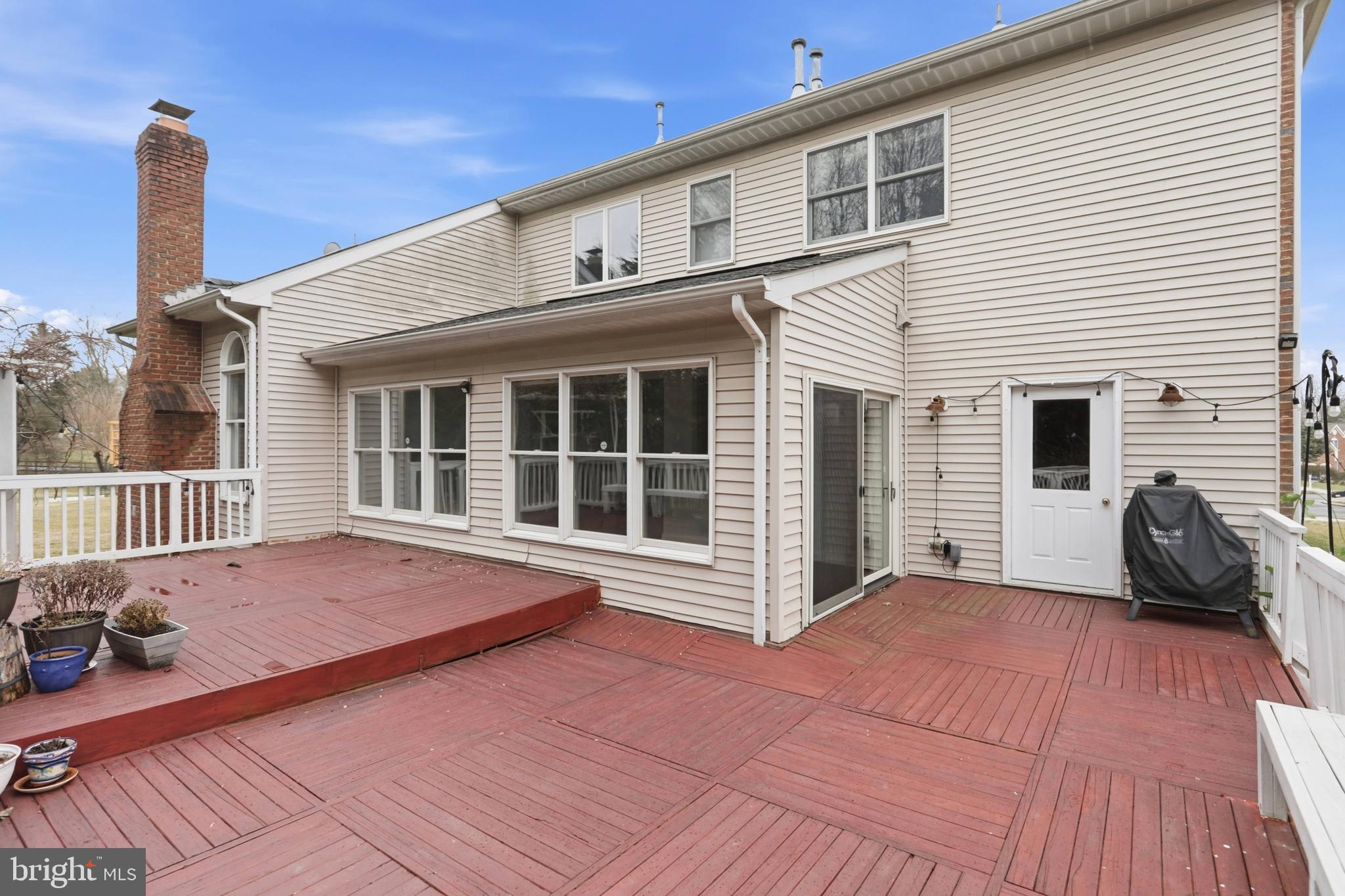 OAKTON RIDGE - Residential