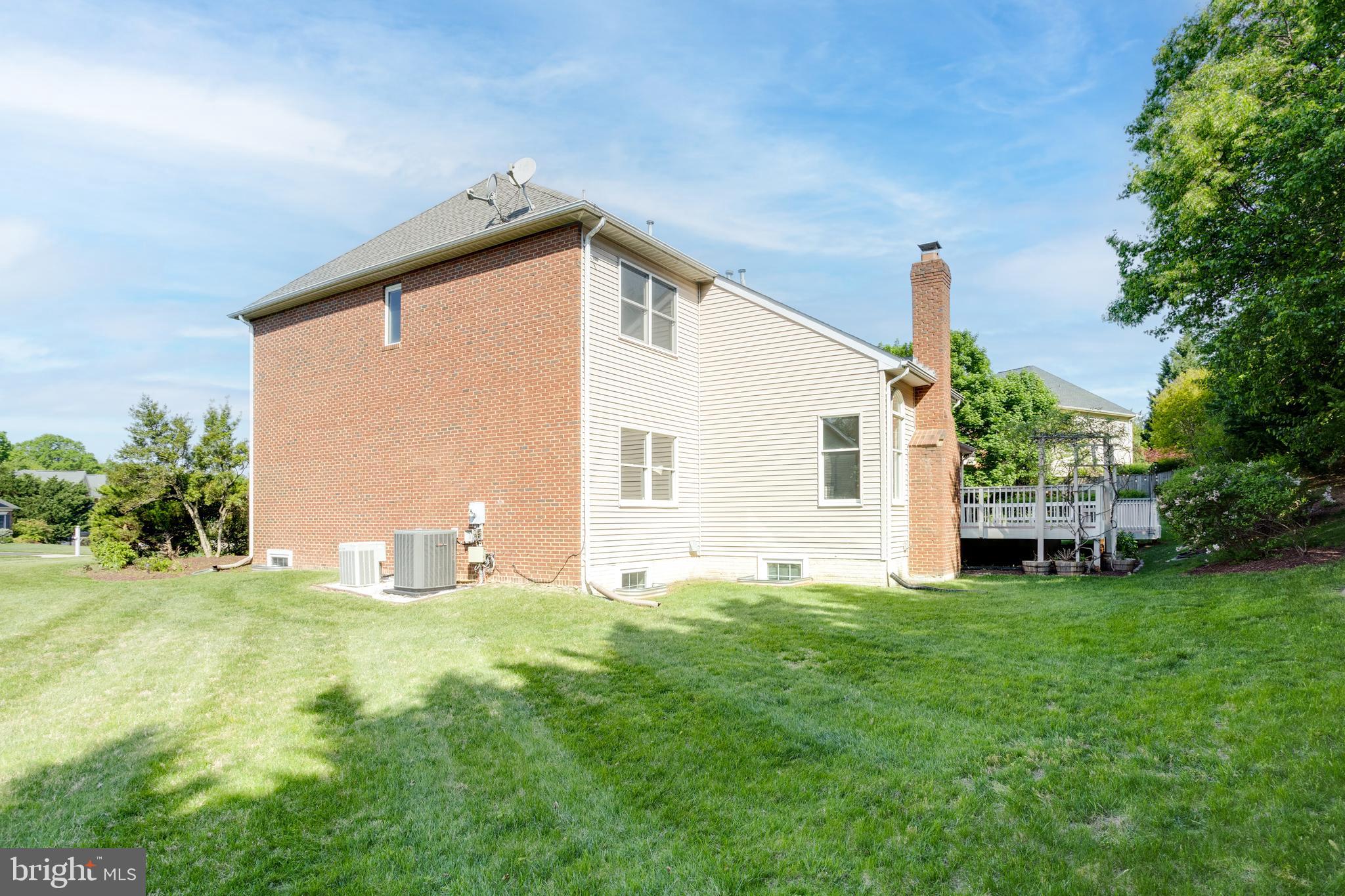 OAKTON RIDGE - Residential