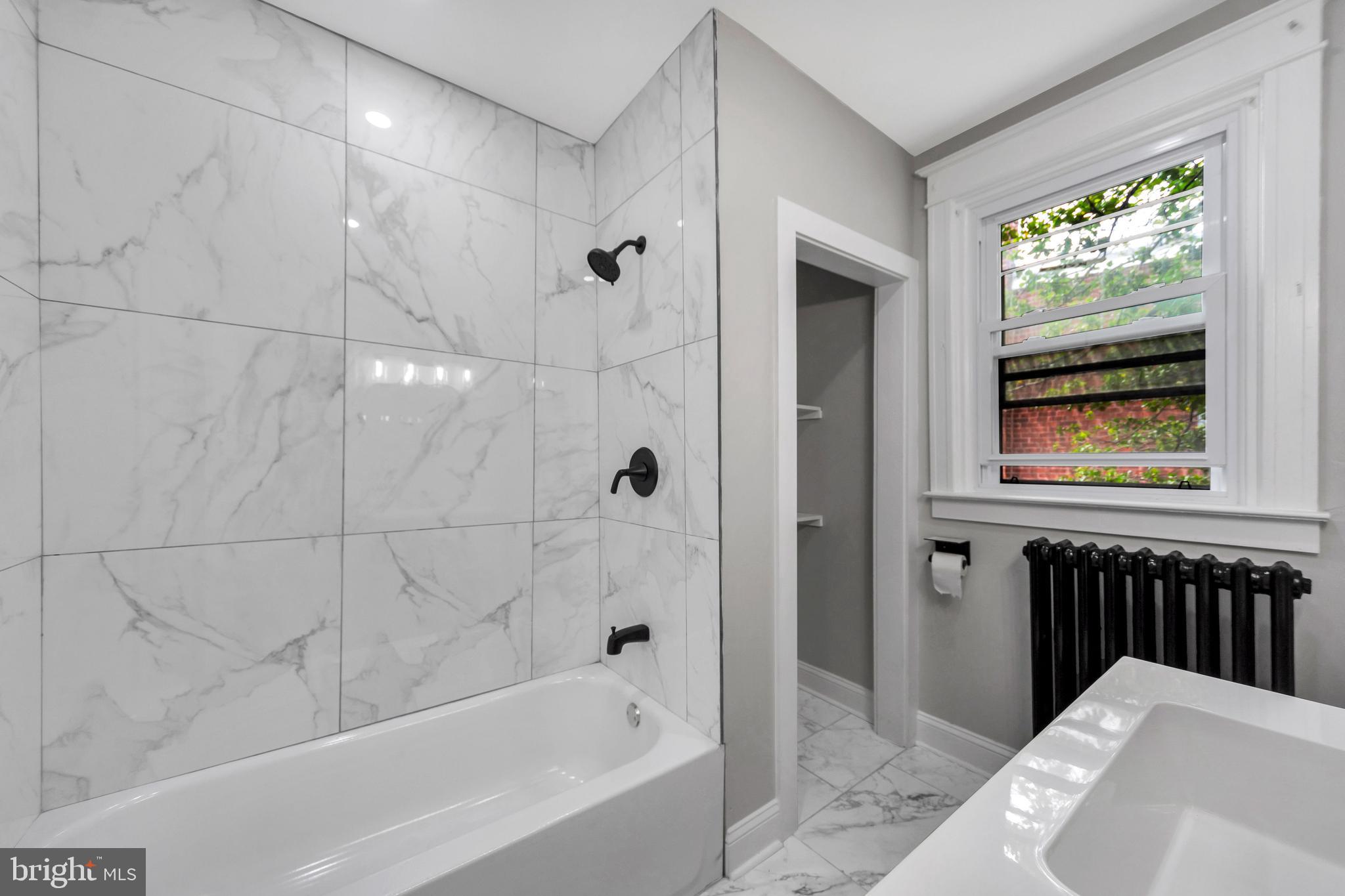 LANSDOWNE PARK - Residential