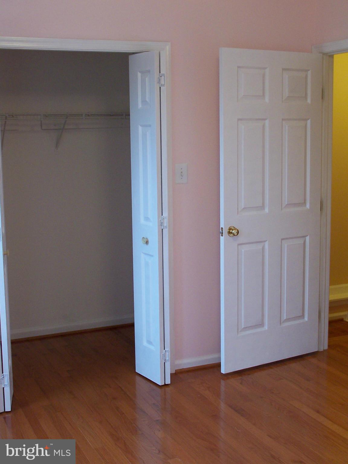 ISLAND CREEK - Residential