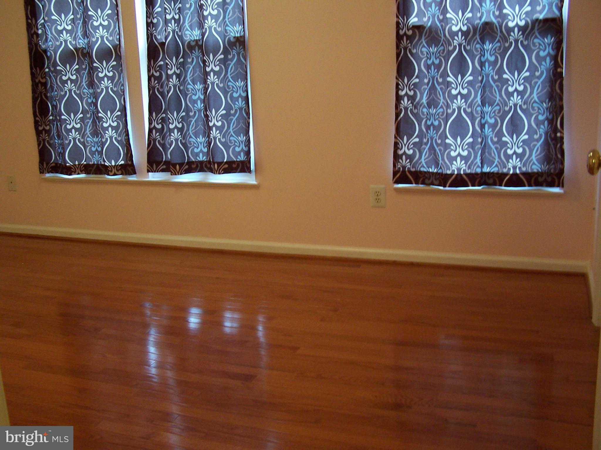 ISLAND CREEK - Residential