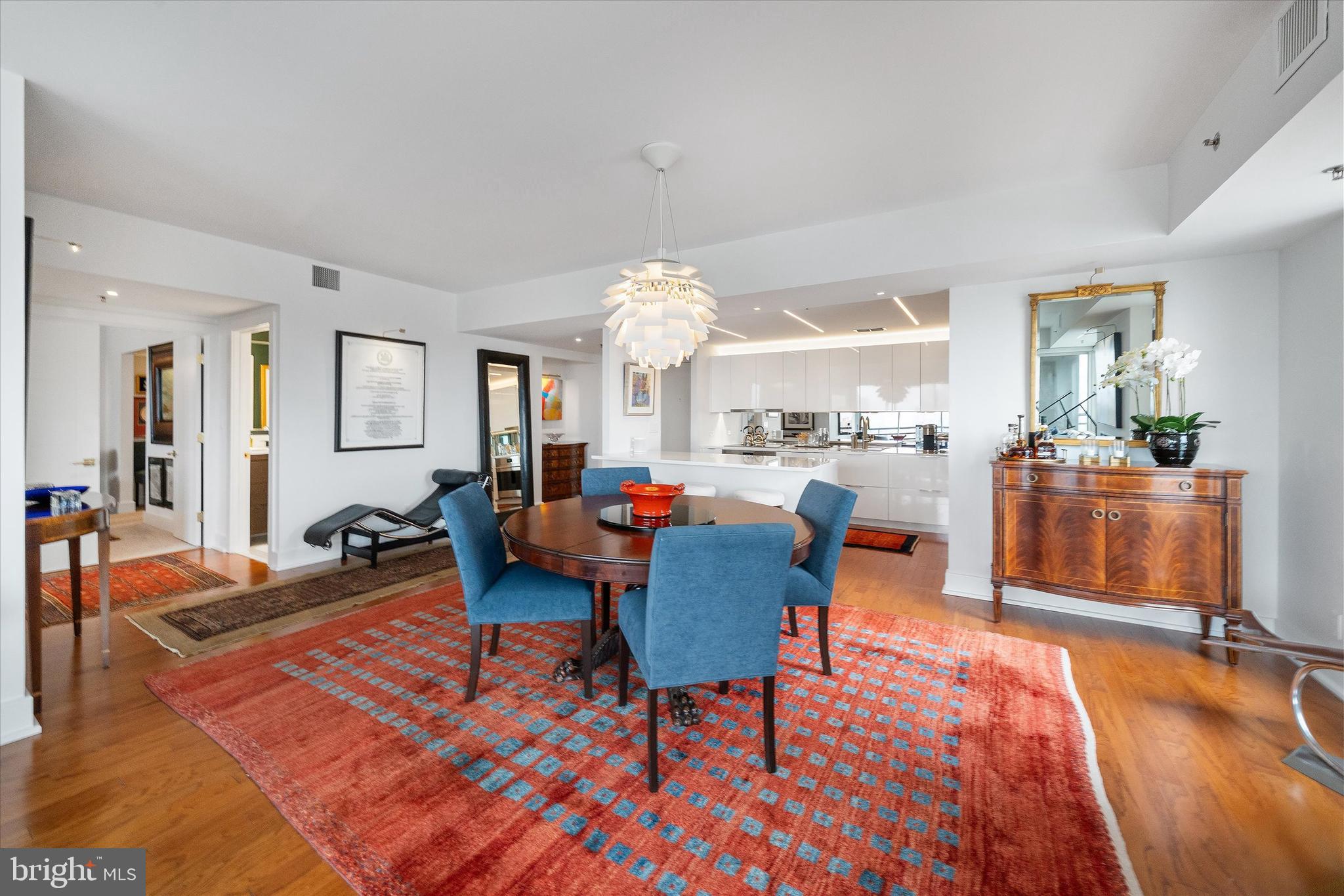 PARK PLAZA - Residential