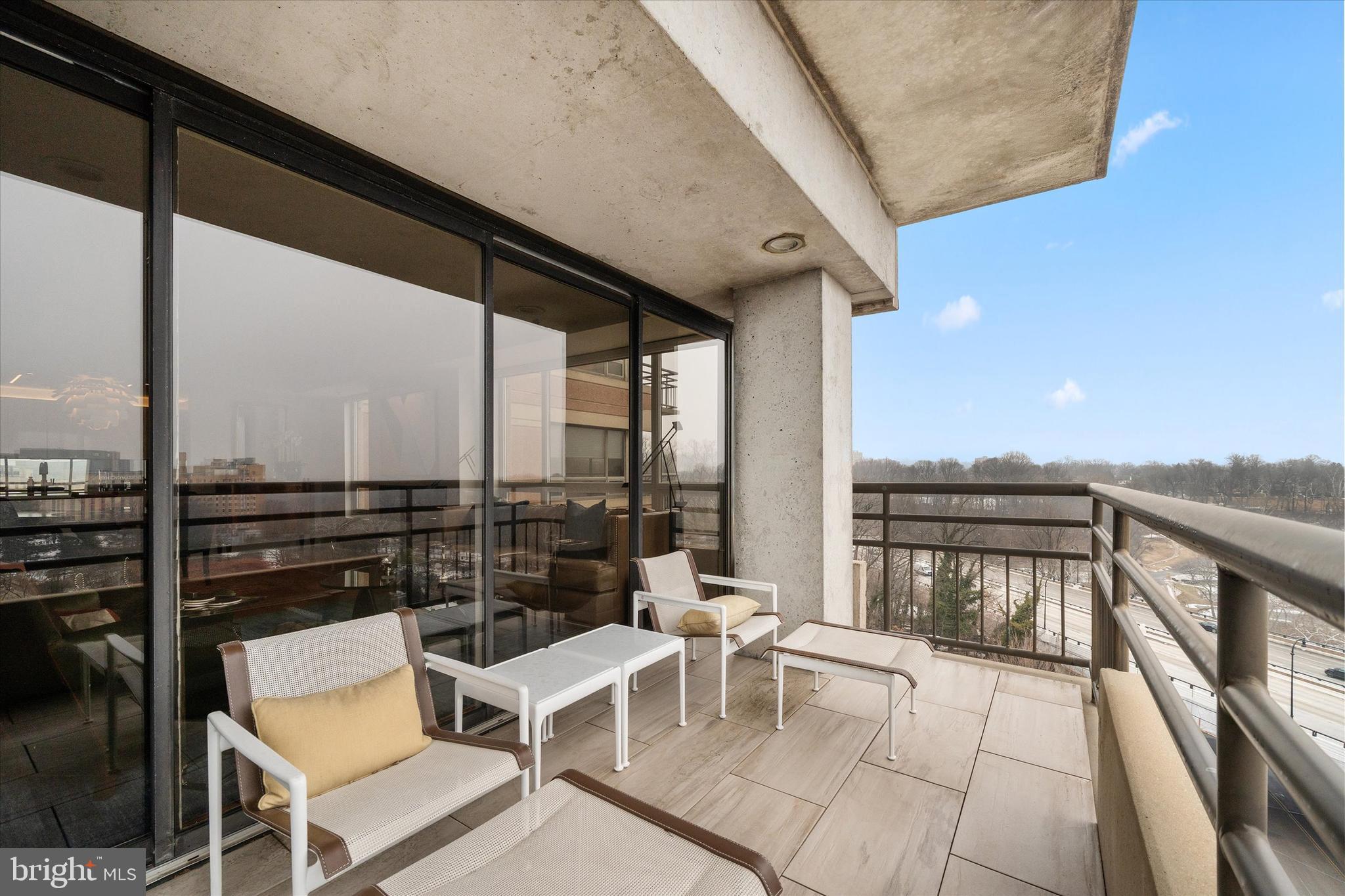 PARK PLAZA - Residential