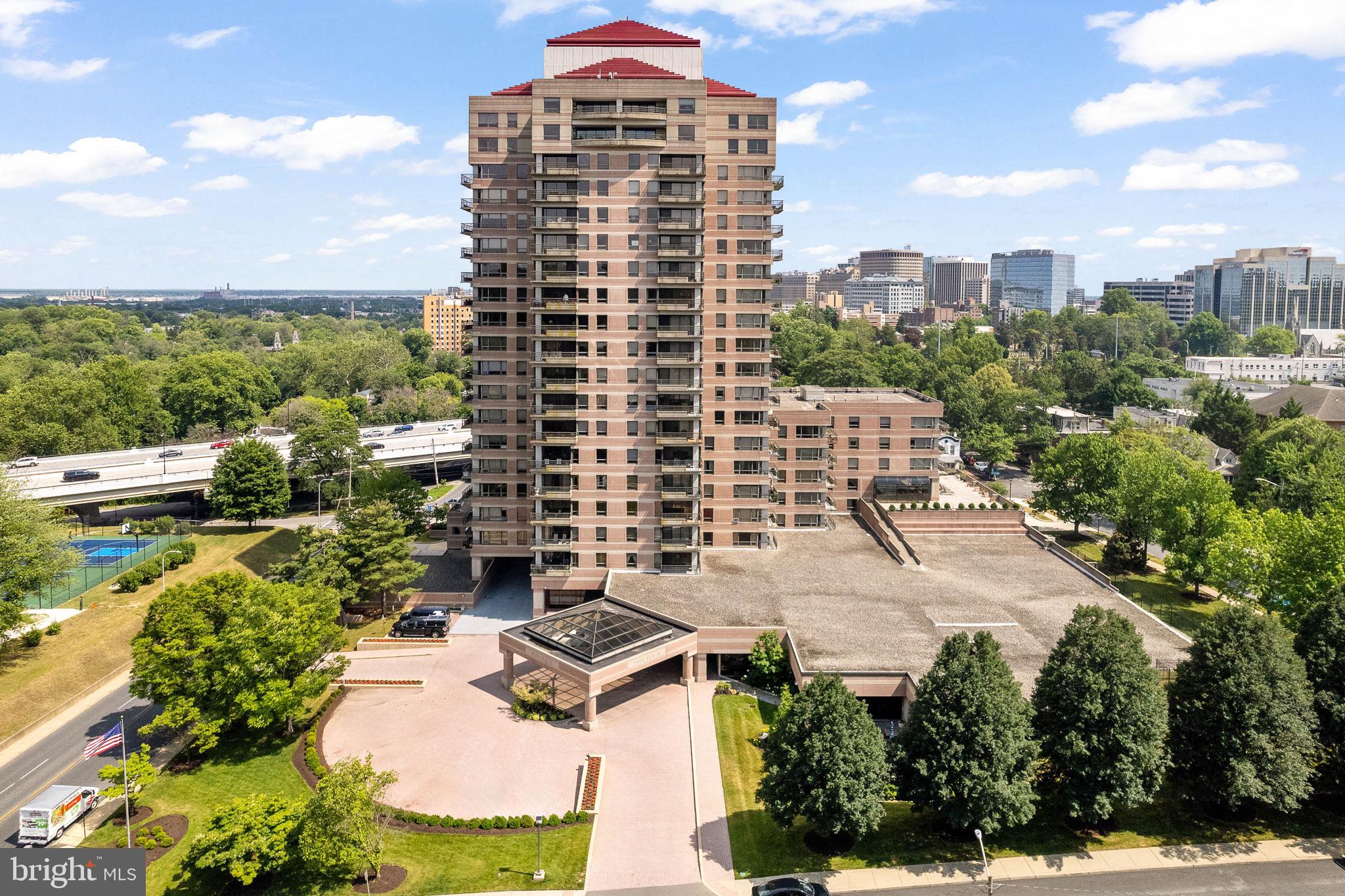 PARK PLAZA - Residential