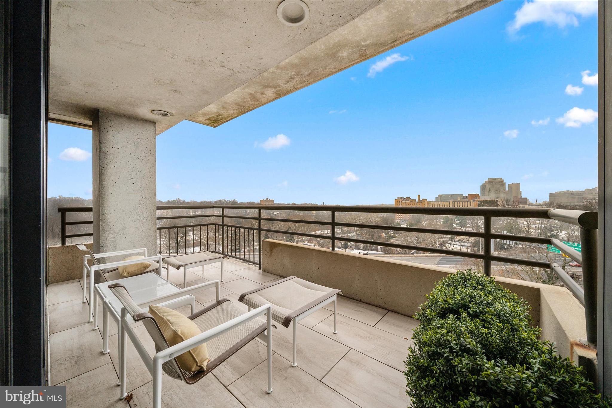 PARK PLAZA - Residential