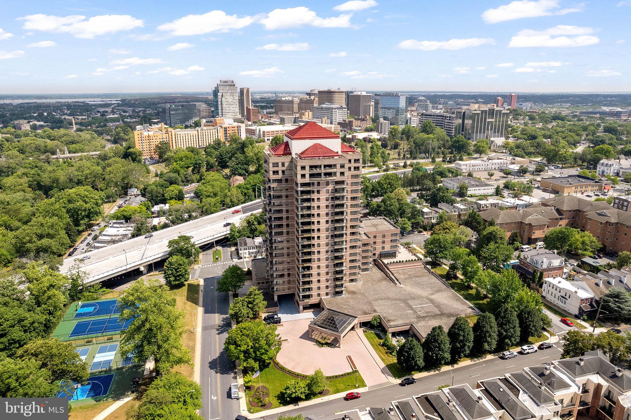 PARK PLAZA - Residential