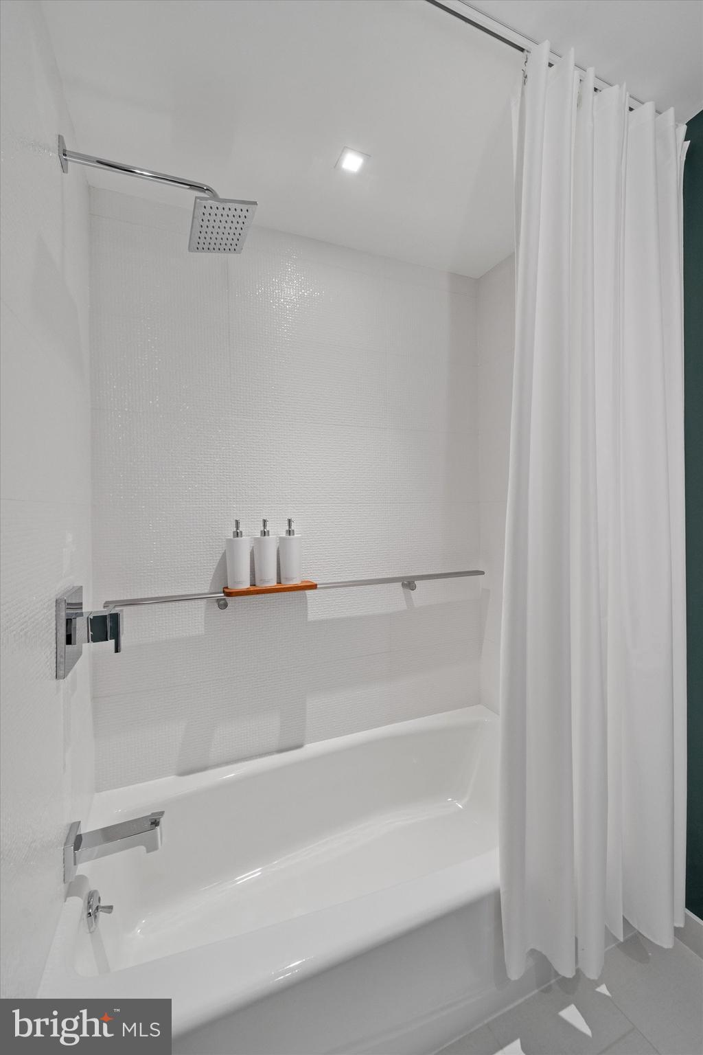 PARK PLAZA - Residential