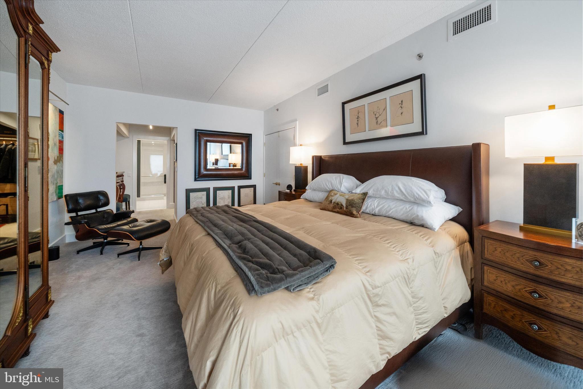 PARK PLAZA - Residential