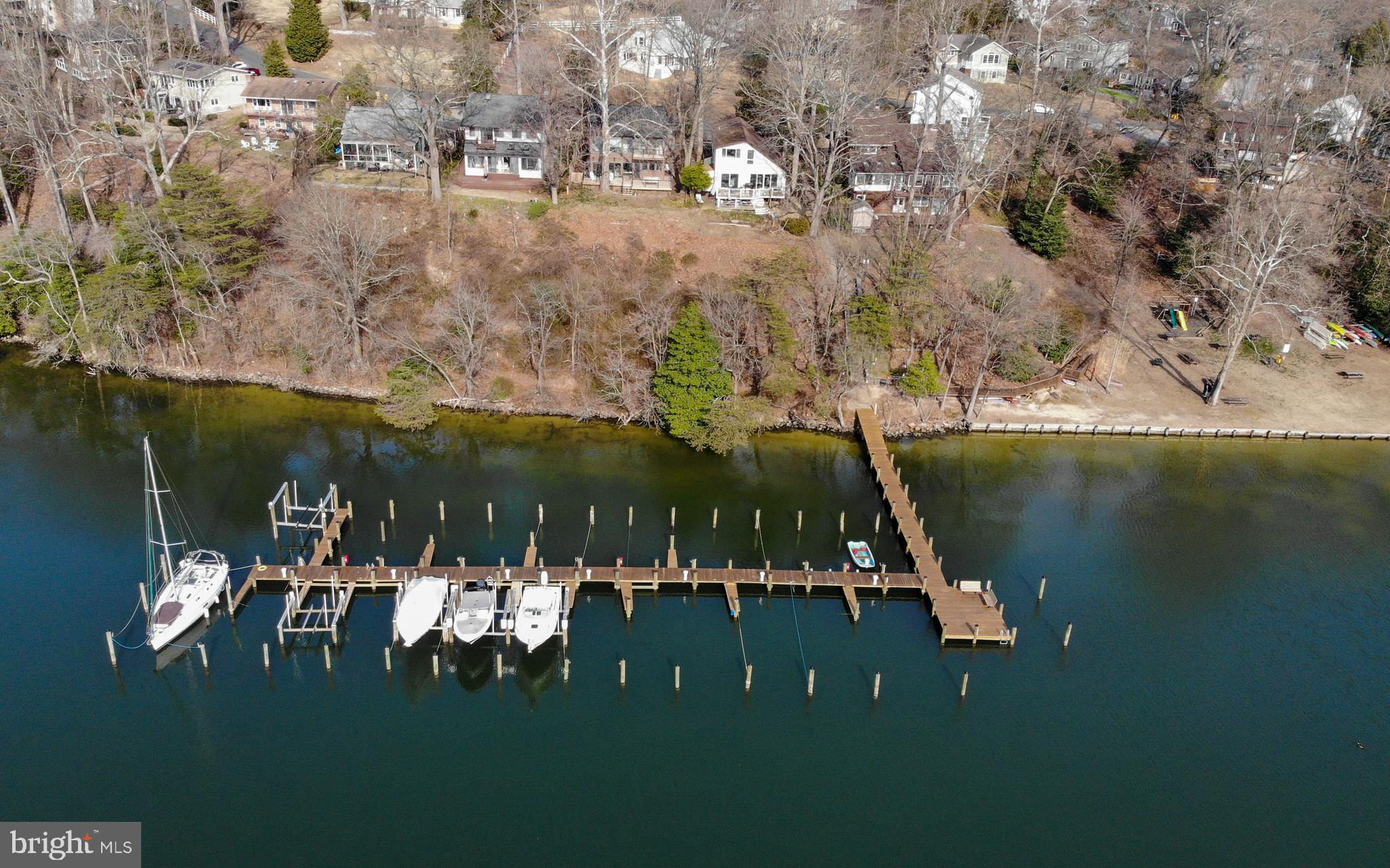 HOLLYWOOD ON SEVERN - Residential