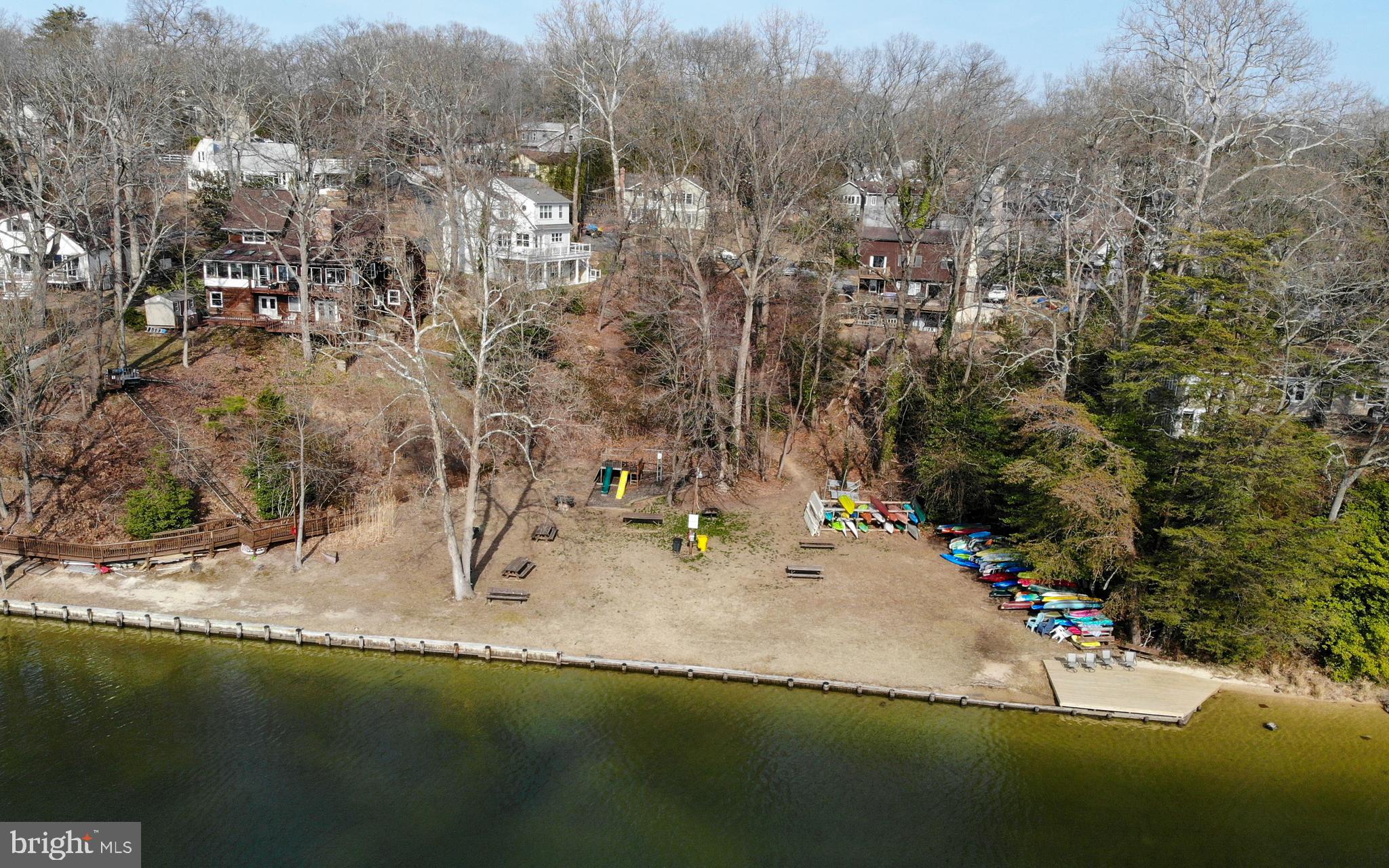 HOLLYWOOD ON SEVERN - Residential