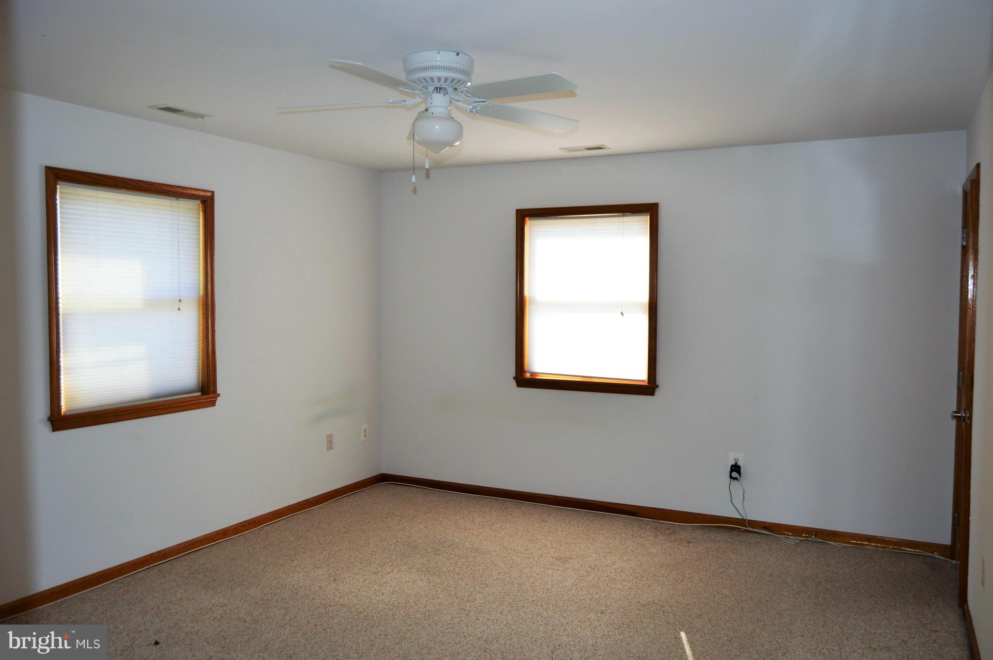 WOODLAND BEACH - Residential Lease