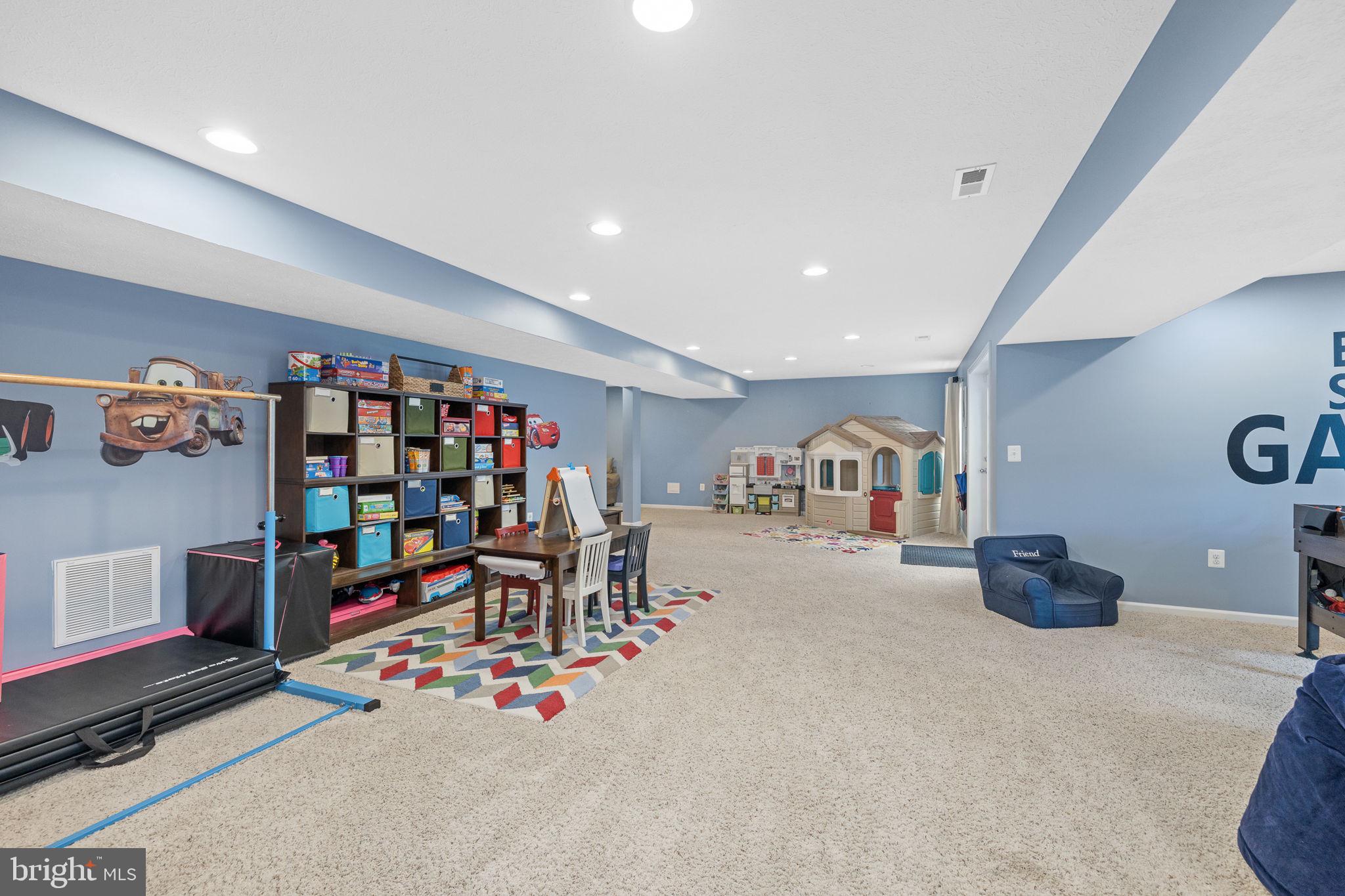 ESTATES OF IDLEWILD - Residential