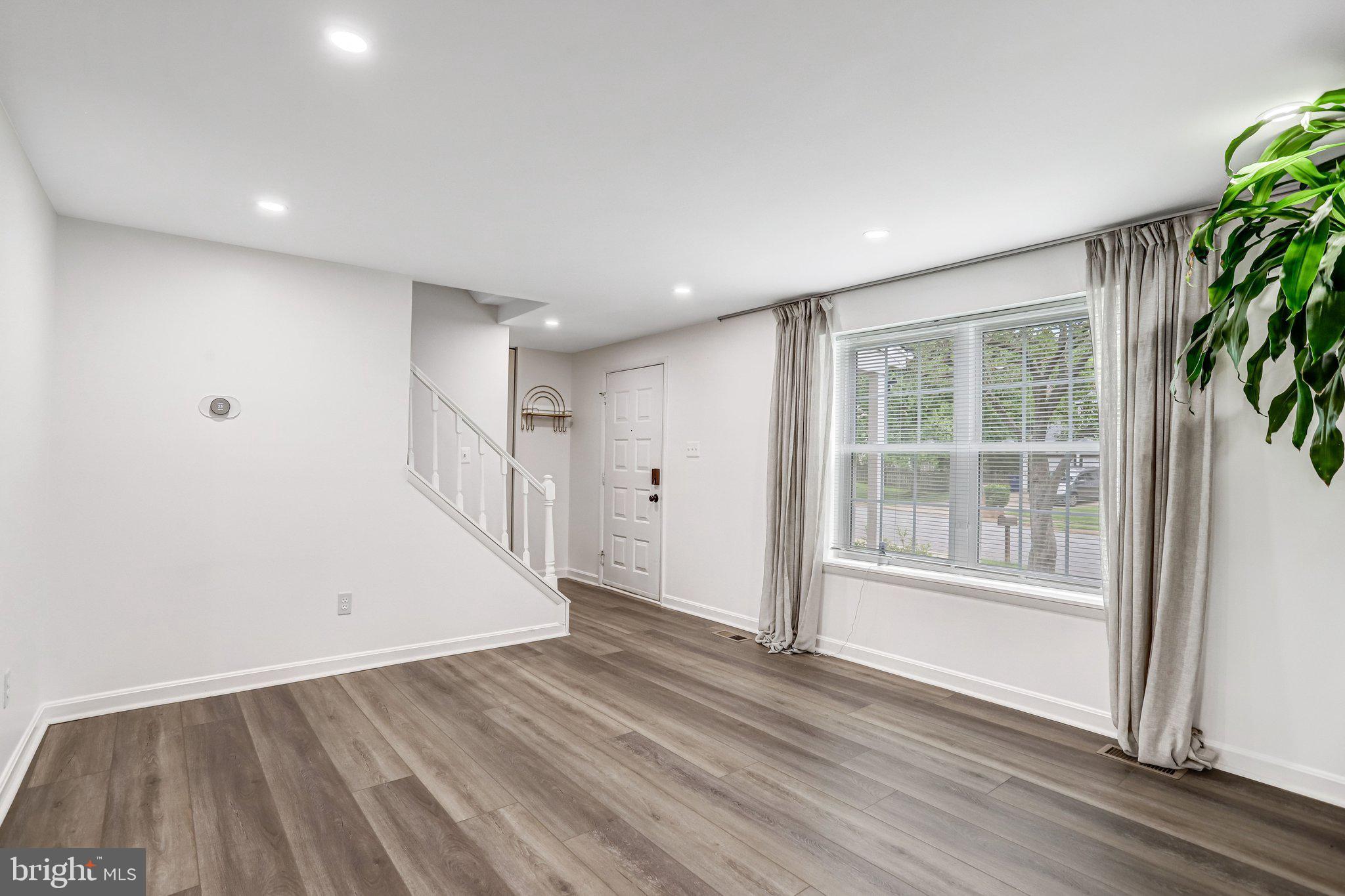 105 APPLETREE DRIVE NE