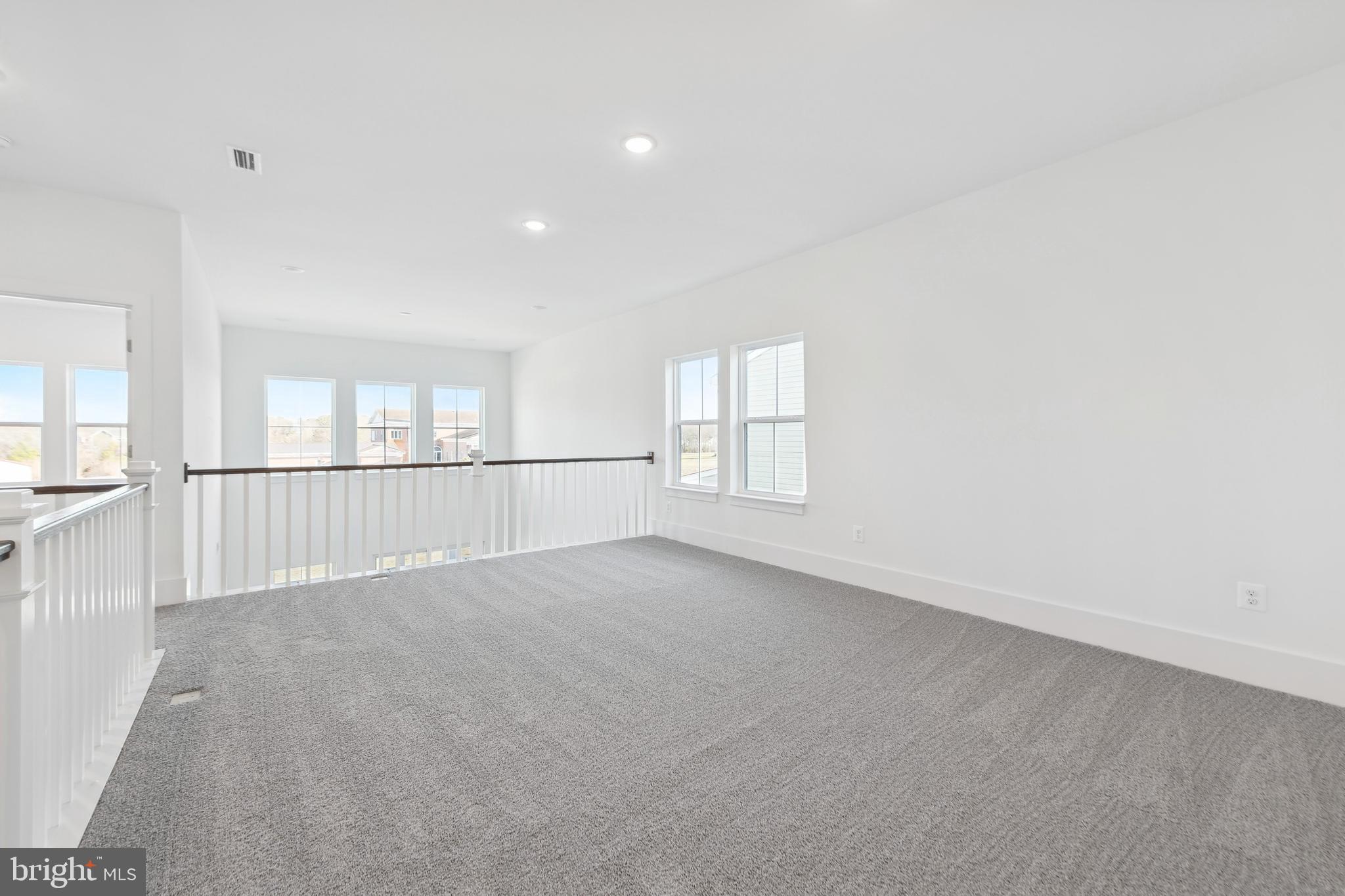 BAY KNOLLS - Residential