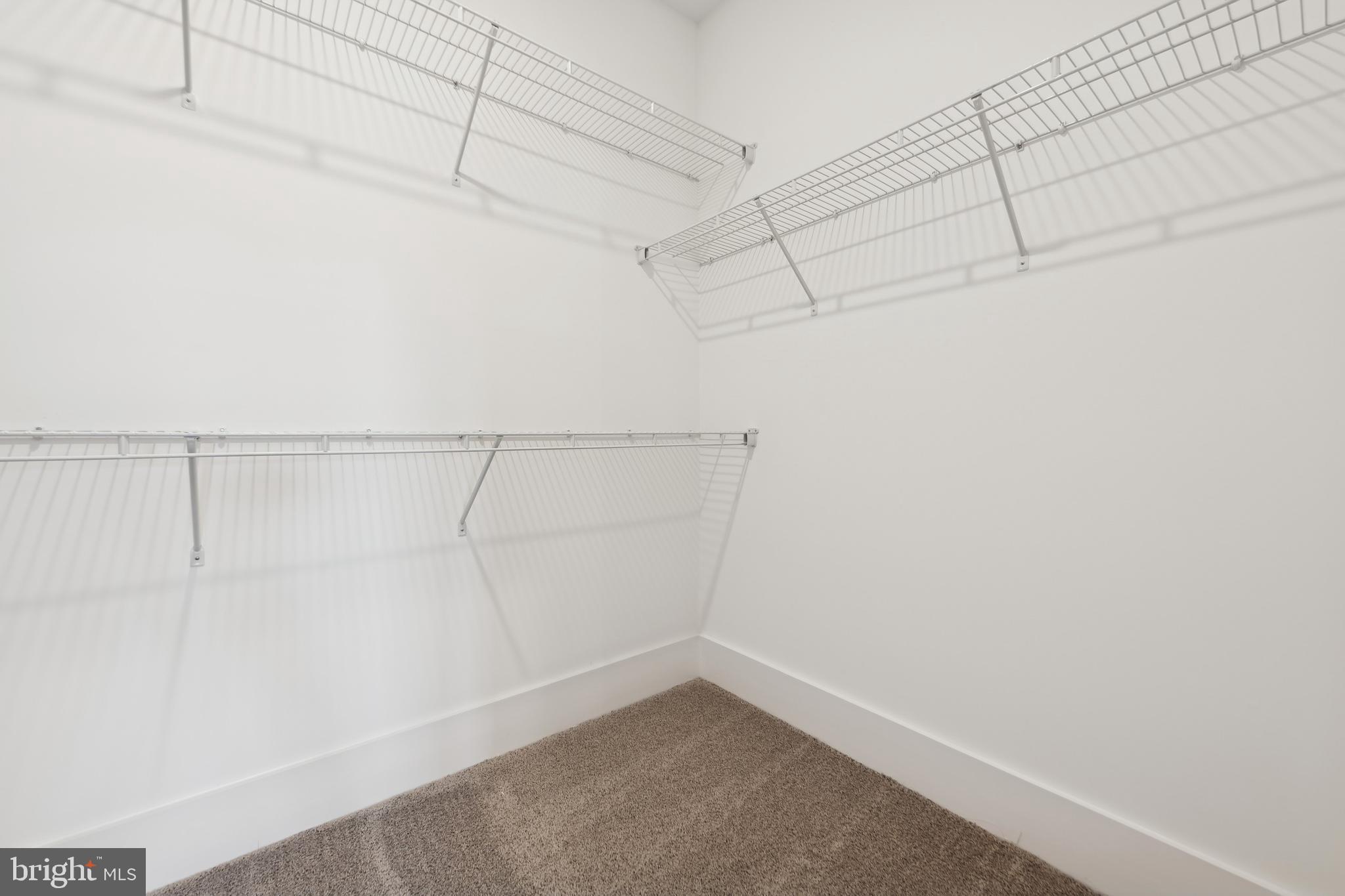 BAY KNOLLS - Residential