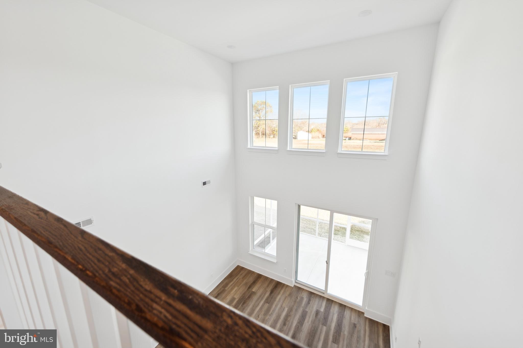 BAY KNOLLS - Residential