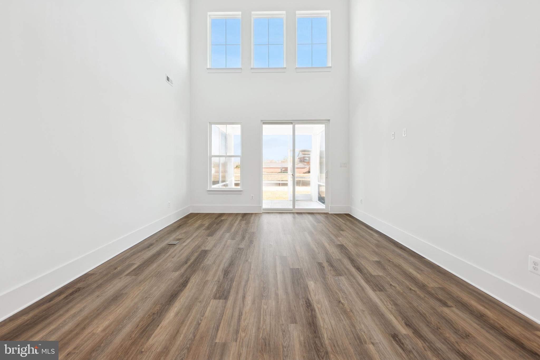 BAY KNOLLS - Residential