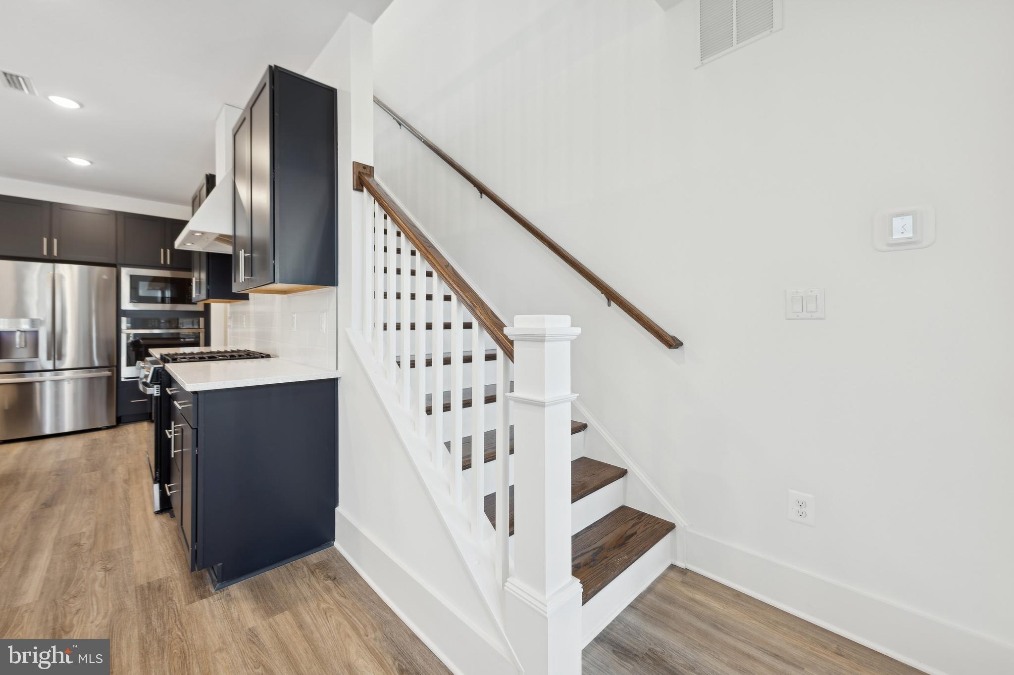 BAY KNOLLS - Residential