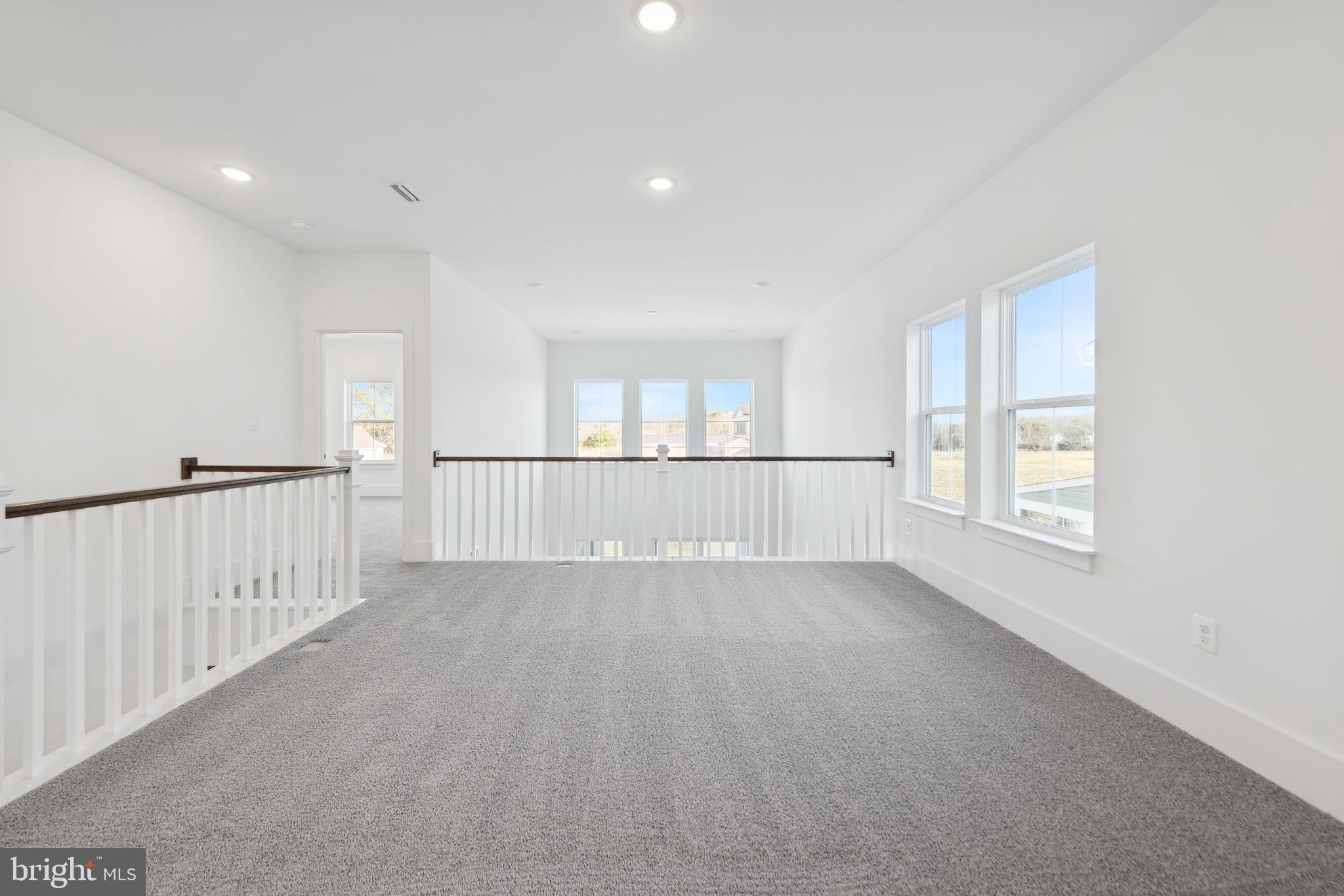 BAY KNOLLS - Residential