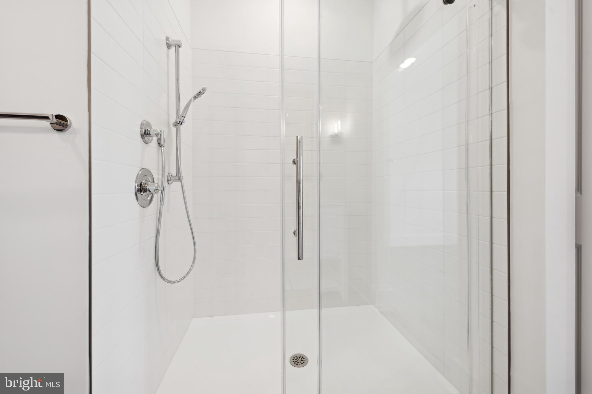 BAY KNOLLS - Residential