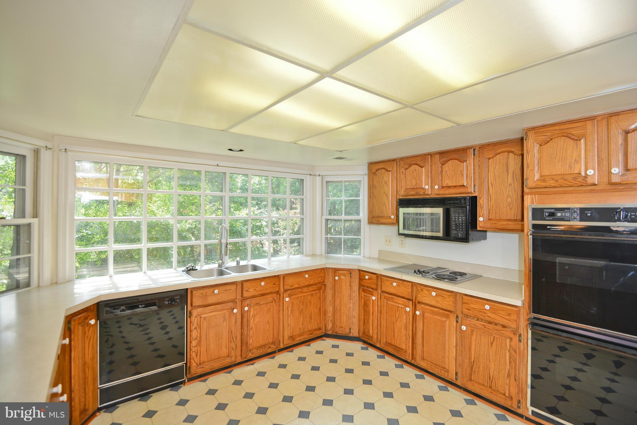 LAKE RIDGE - Residential Lease