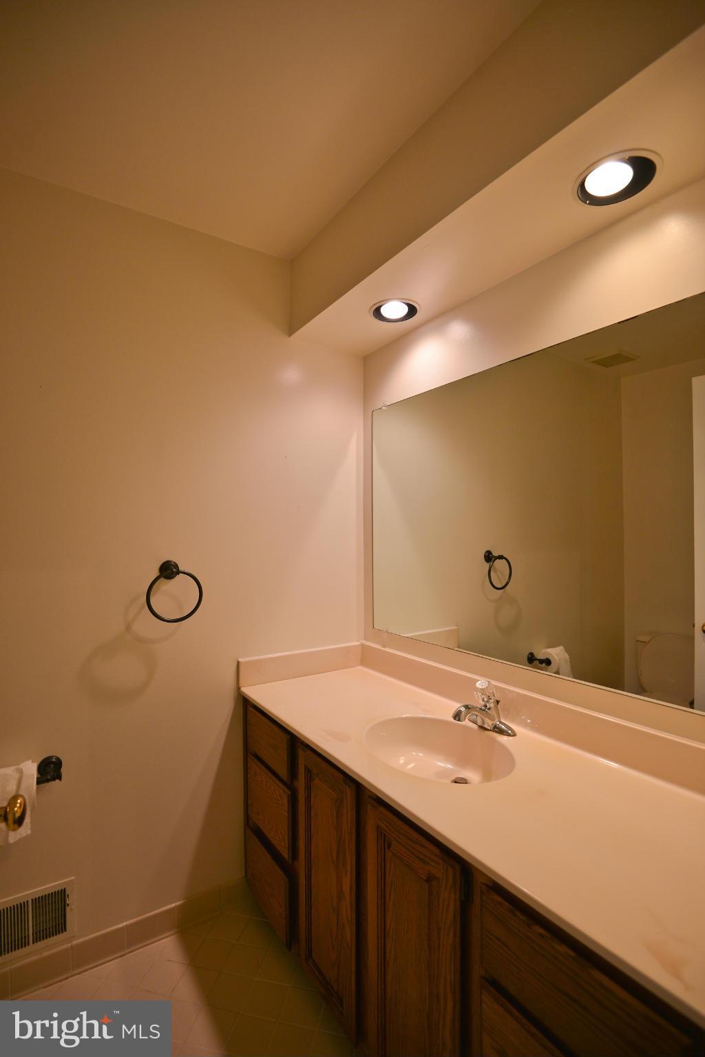 LAKE RIDGE - Residential Lease