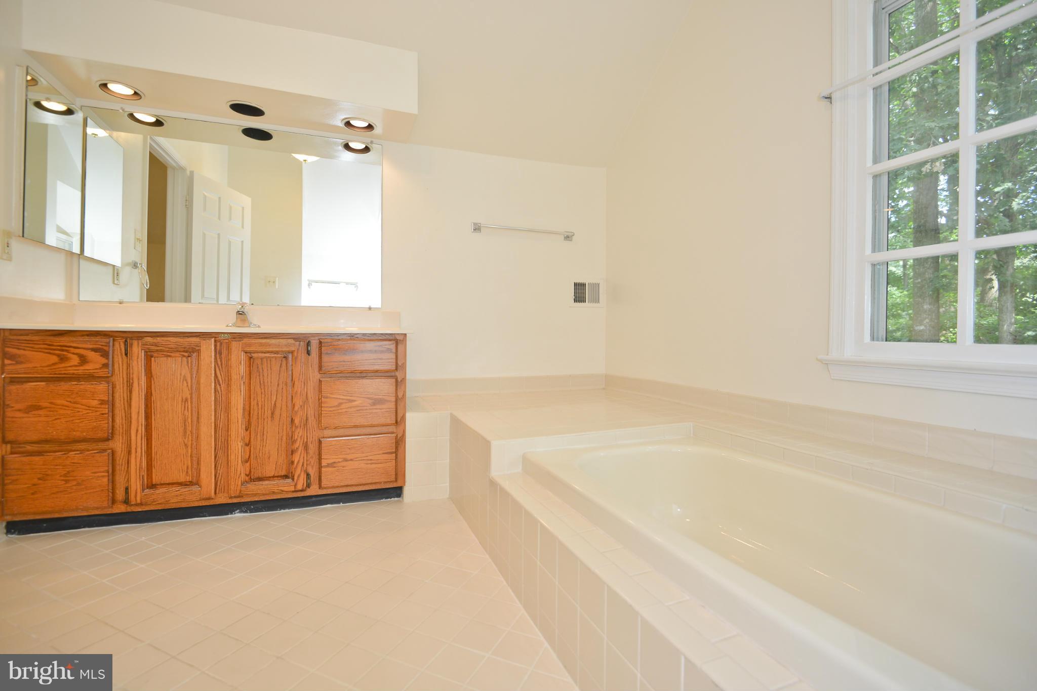 LAKE RIDGE - Residential Lease