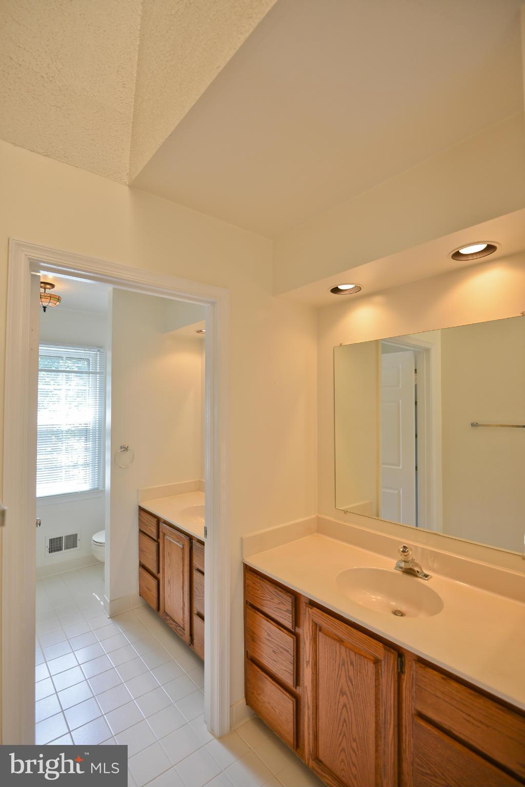 LAKE RIDGE - Residential Lease