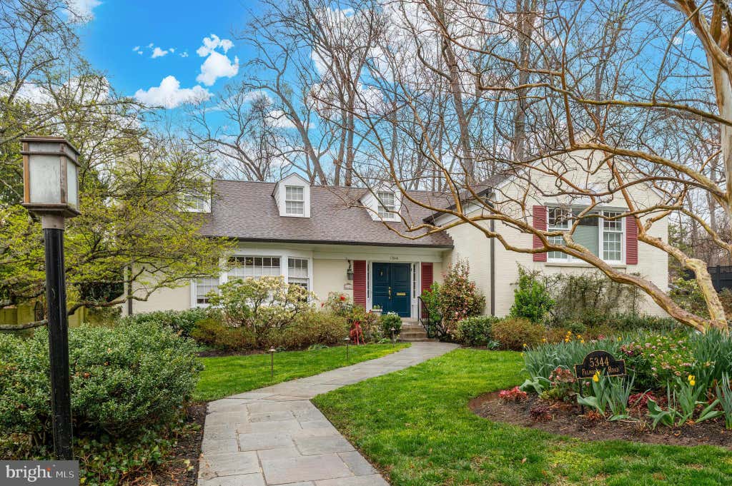 Photo of 5344 Falmouth Road, BETHESDA, MD 20816 (MLS # MDMC2228896)