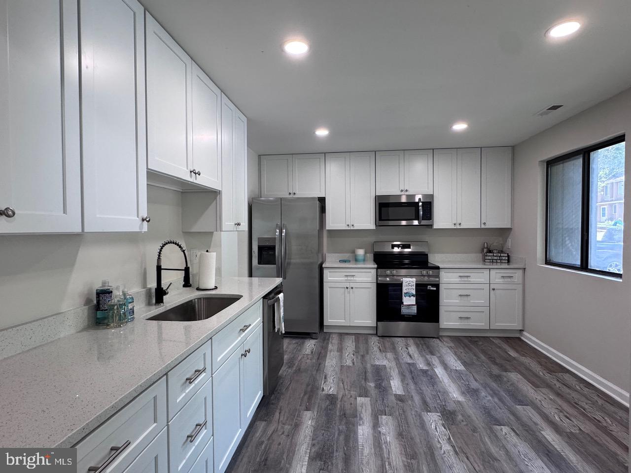 1512 WINTERBERRY DRIVE