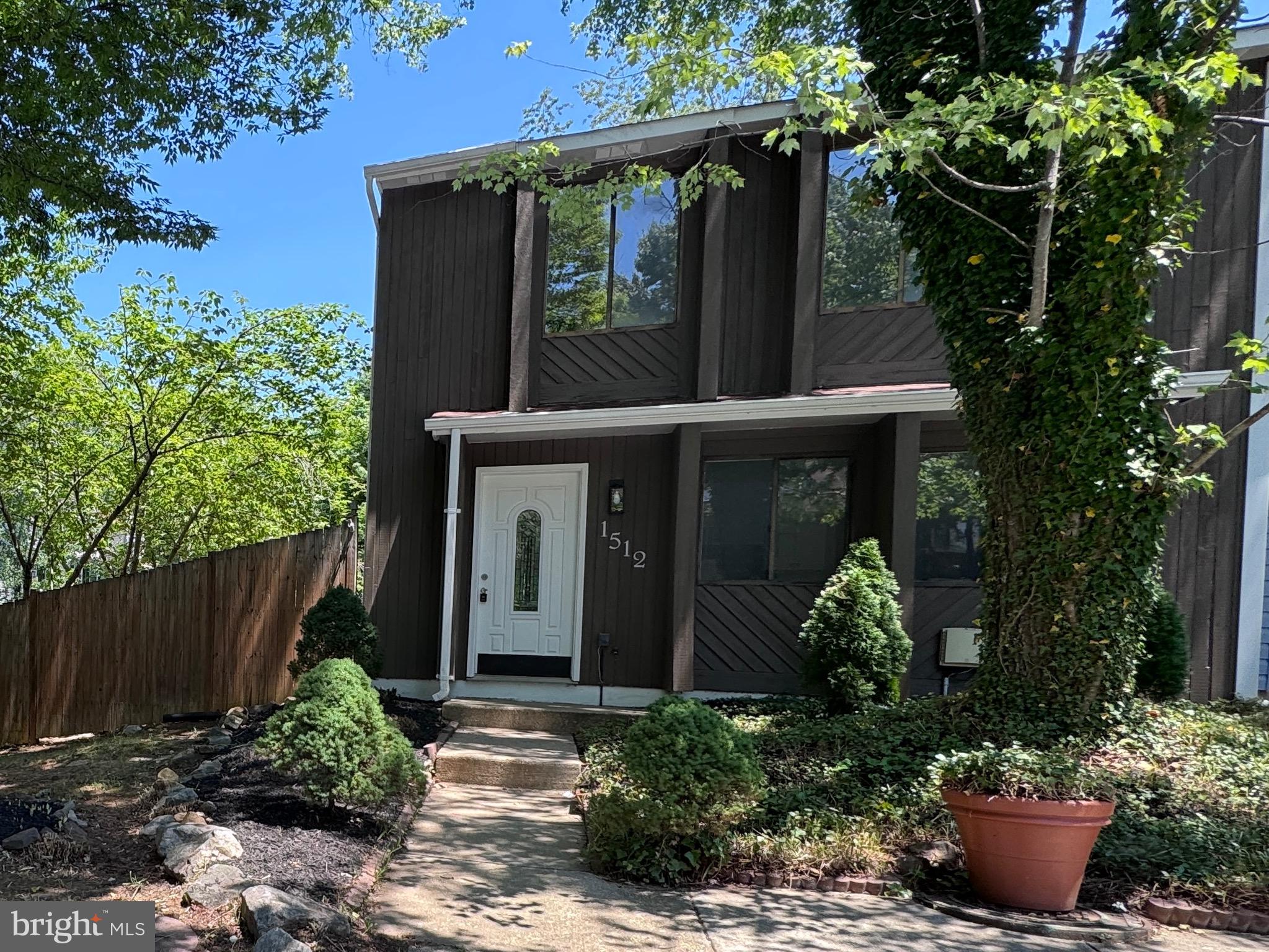 1512 WINTERBERRY DRIVE