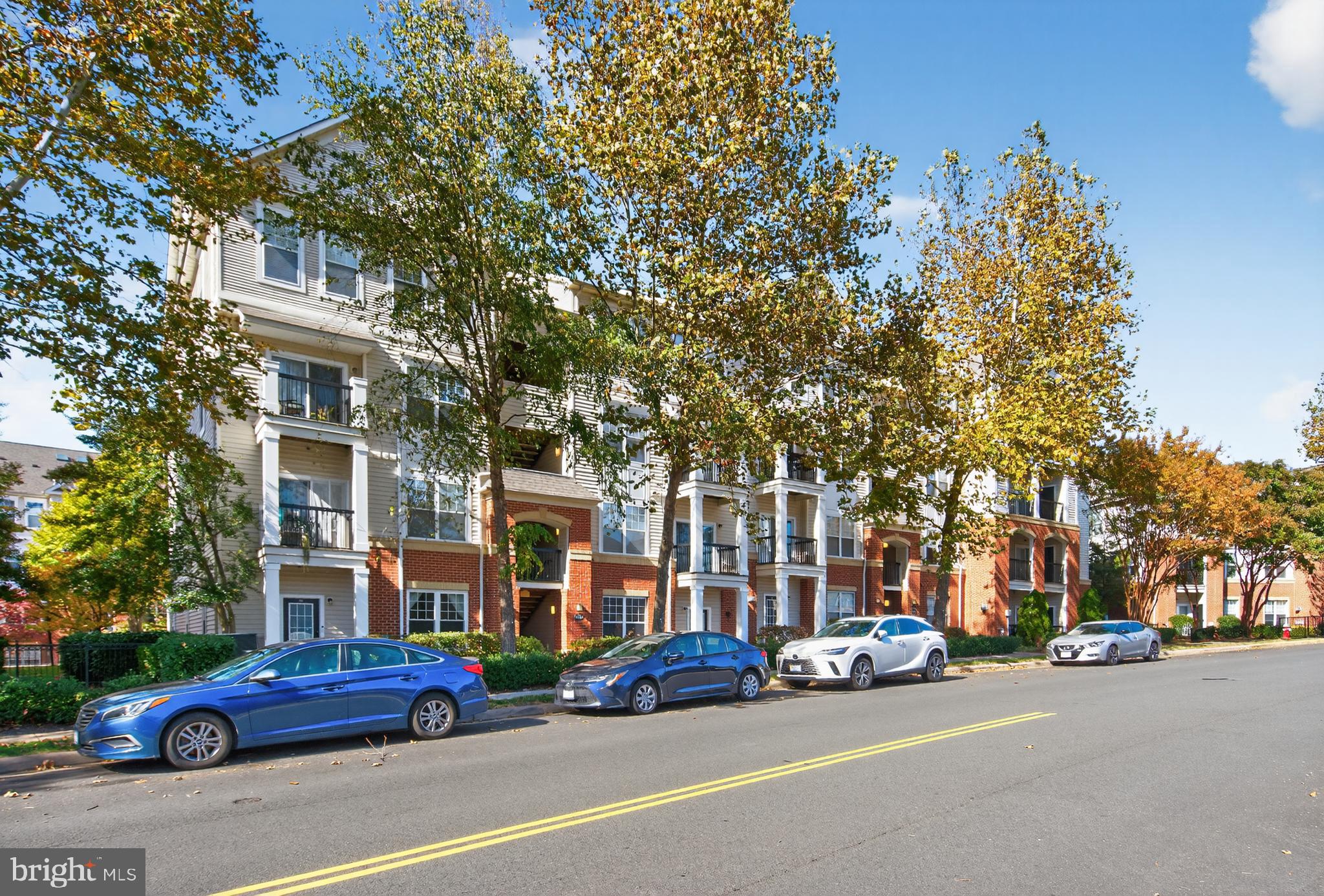 FAIRFAX RIDGE CONDOS - Residential