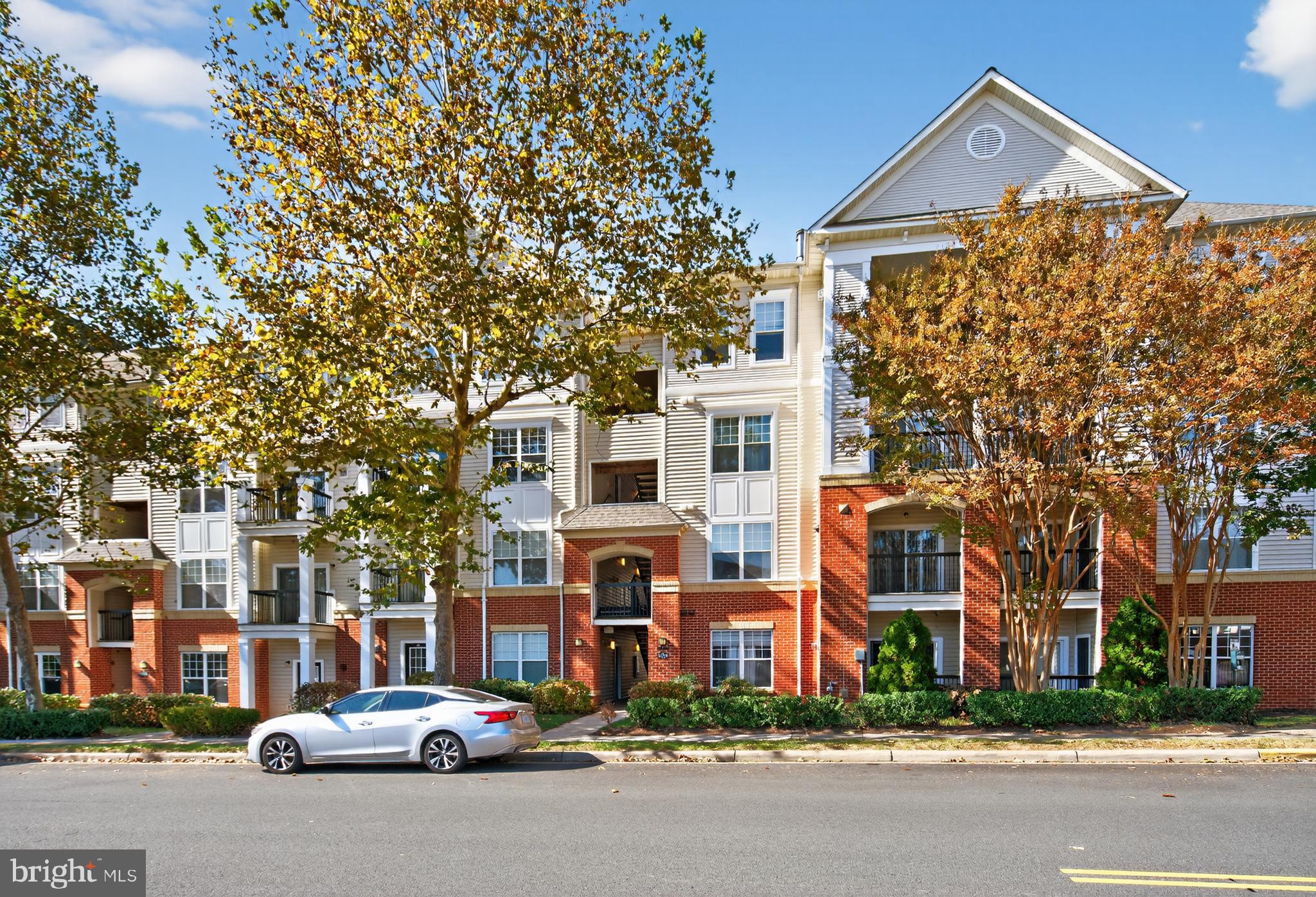 FAIRFAX RIDGE CONDOS - Residential