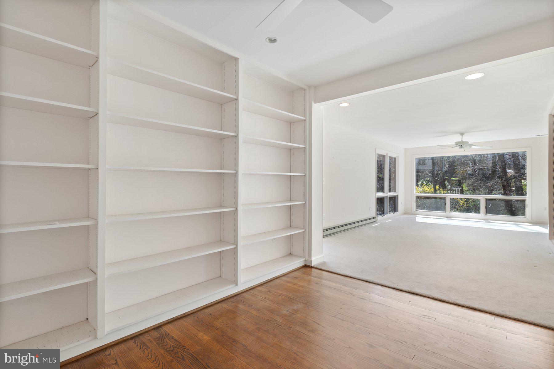 COUNTRY CLUB GROVE - Residential