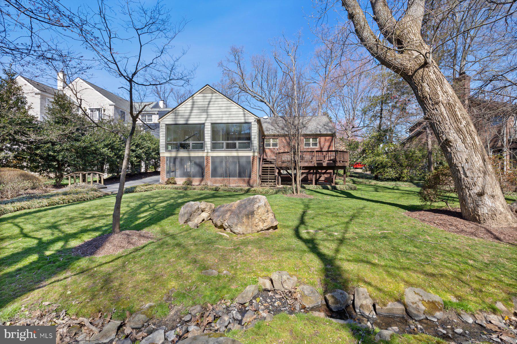 COUNTRY CLUB GROVE - Residential