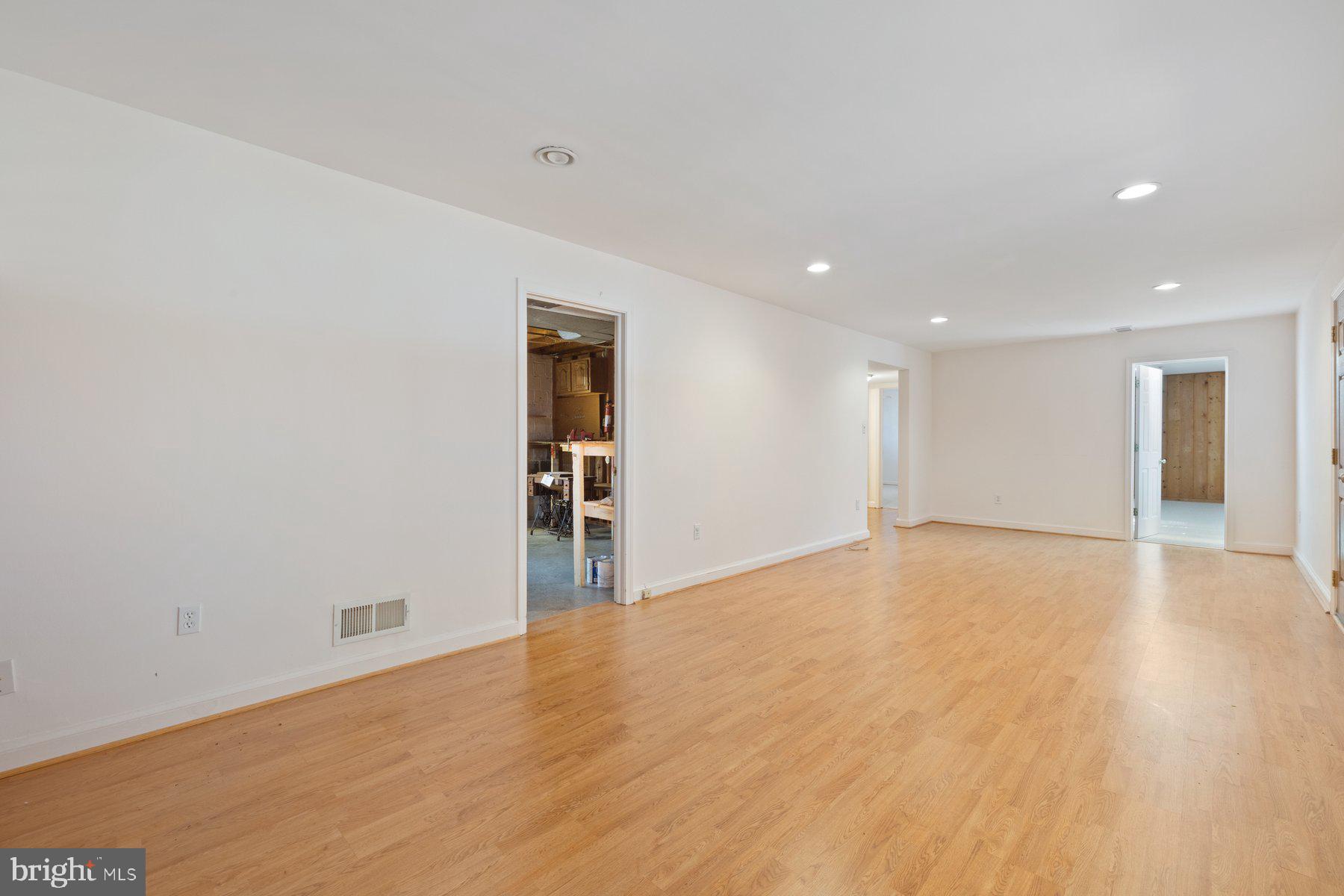 COUNTRY CLUB GROVE - Residential