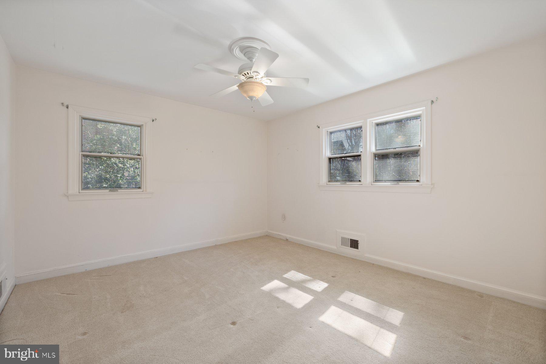 COUNTRY CLUB GROVE - Residential