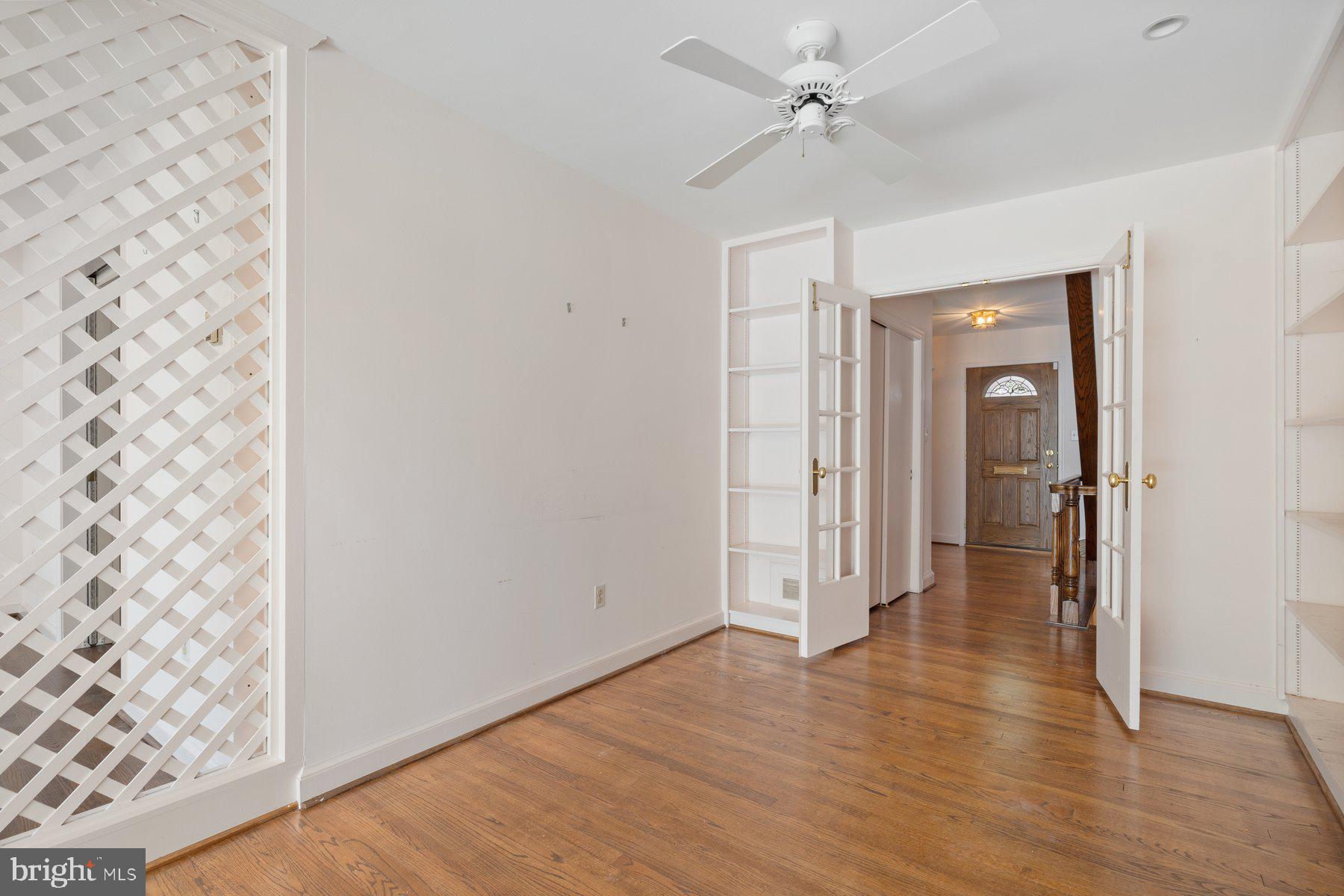 COUNTRY CLUB GROVE - Residential