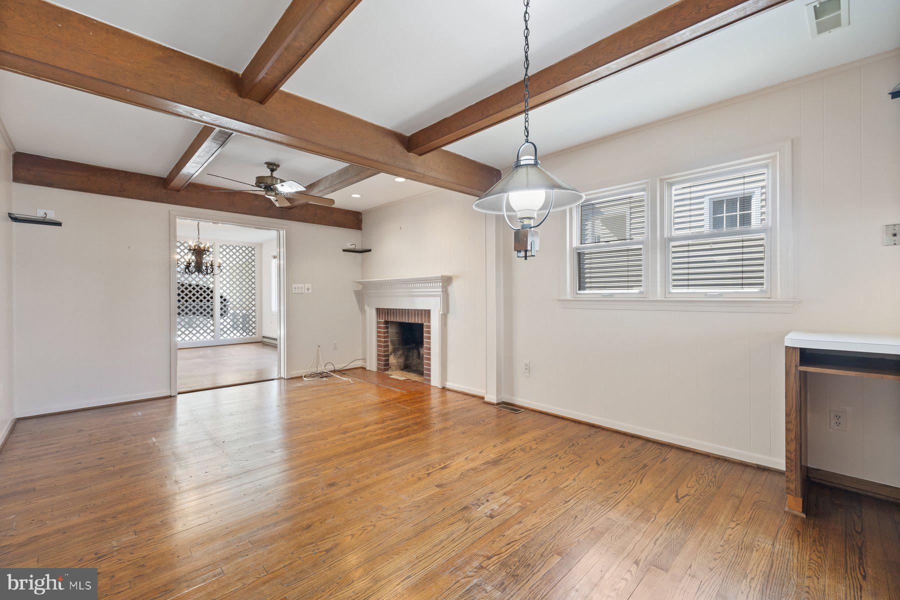 COUNTRY CLUB GROVE - Residential