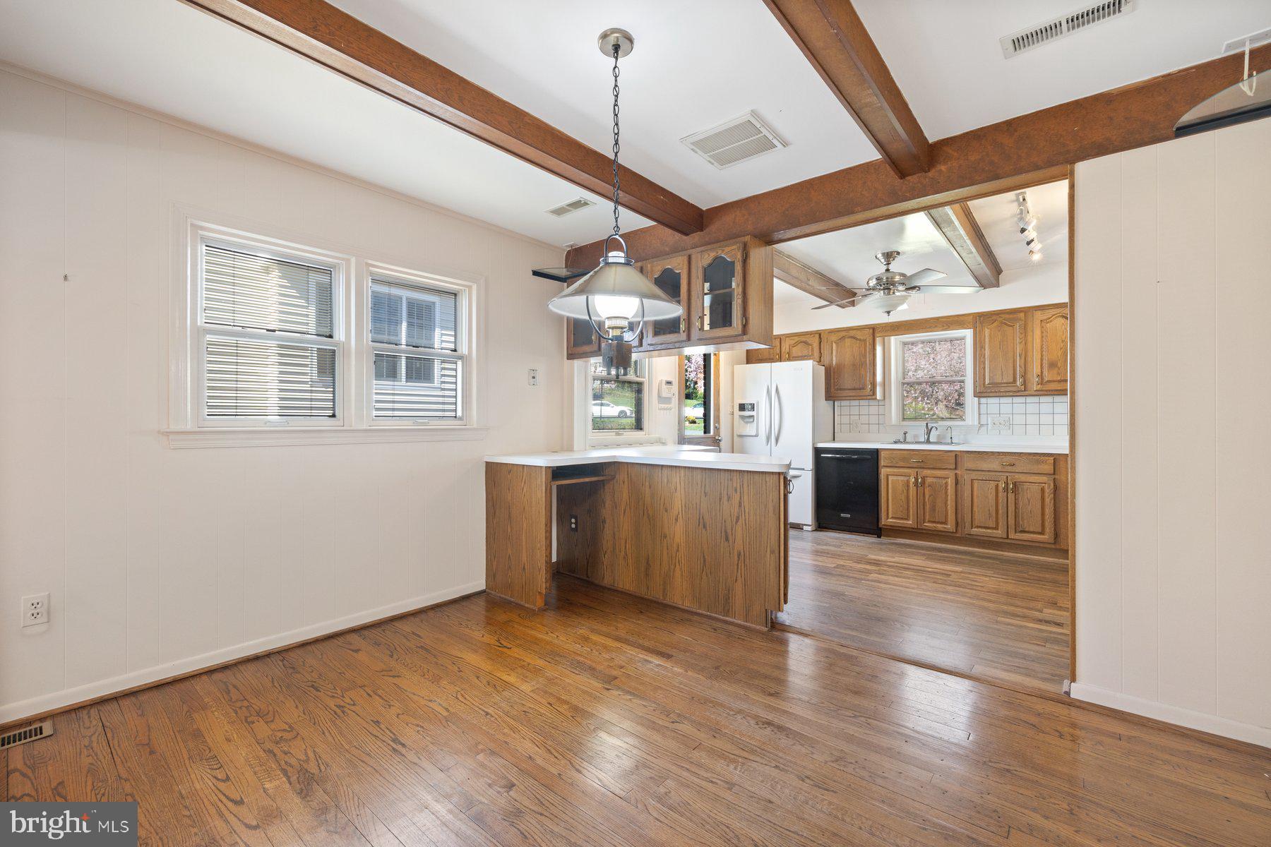 COUNTRY CLUB GROVE - Residential