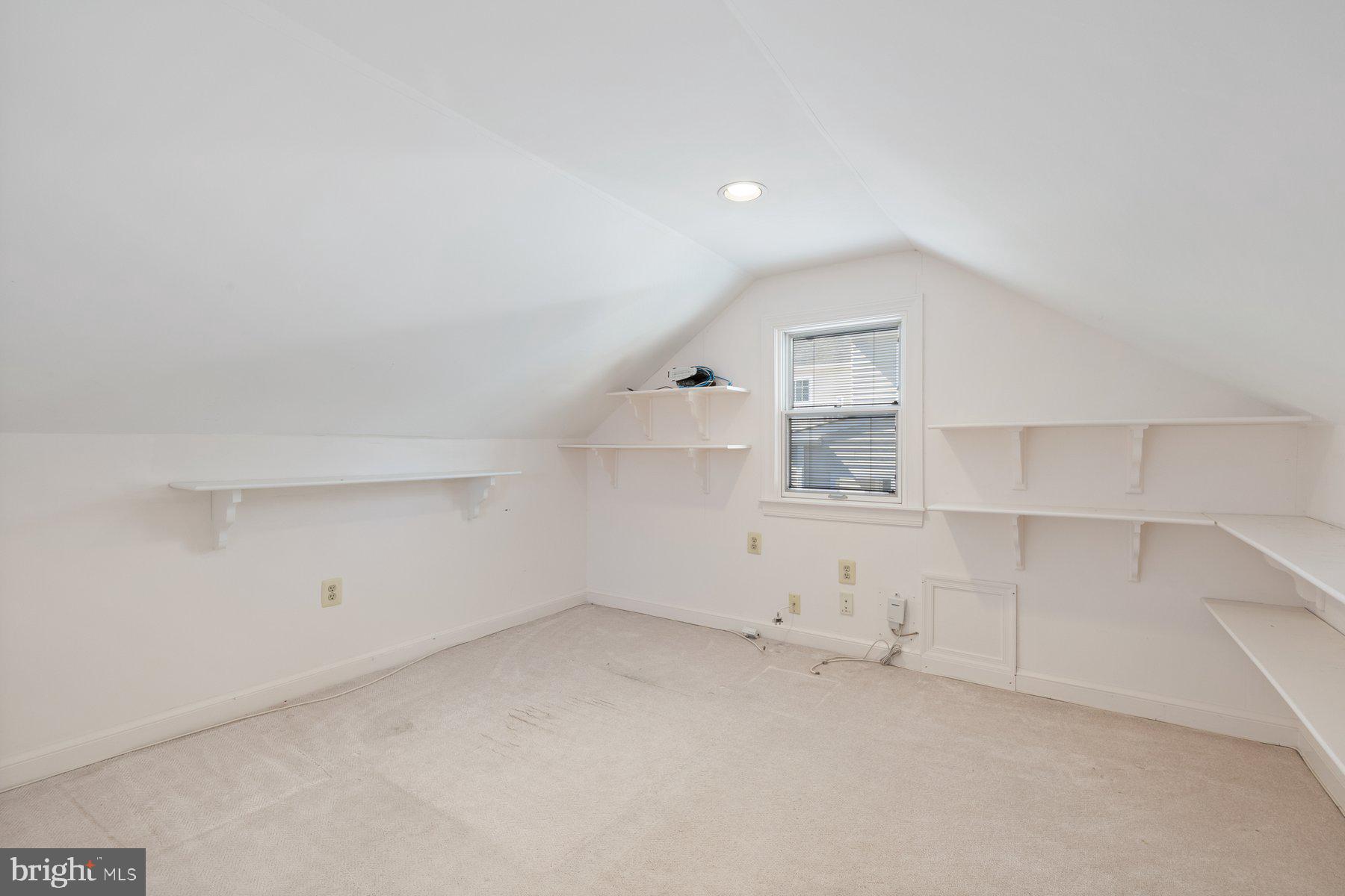 COUNTRY CLUB GROVE - Residential