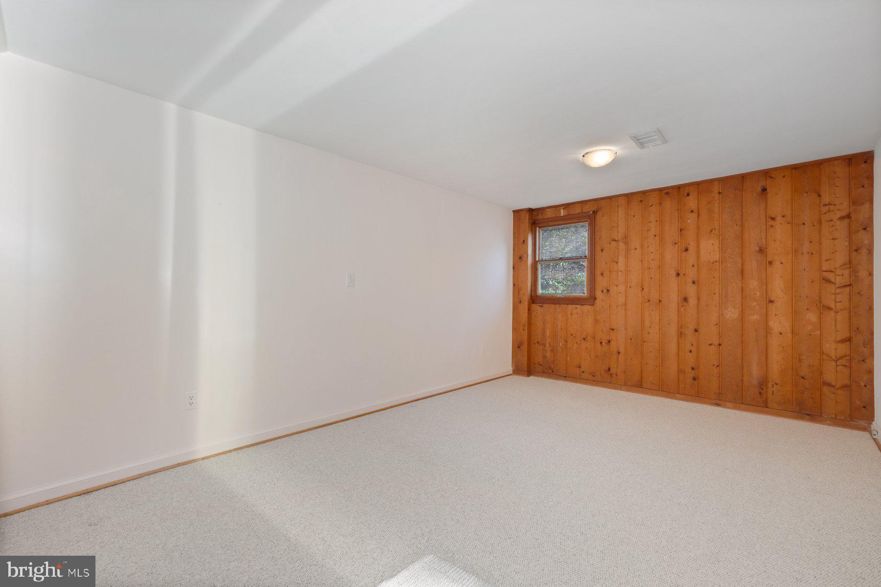 COUNTRY CLUB GROVE - Residential