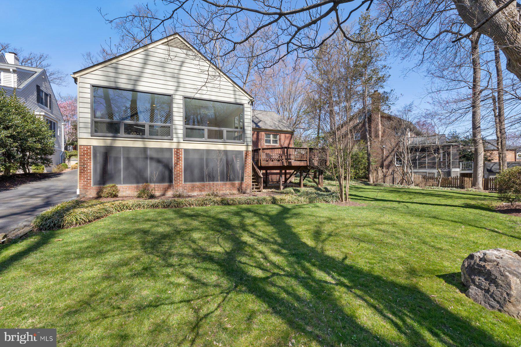 COUNTRY CLUB GROVE - Residential