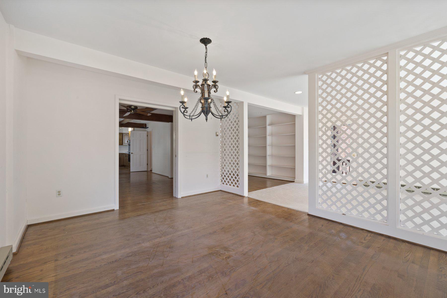 COUNTRY CLUB GROVE - Residential