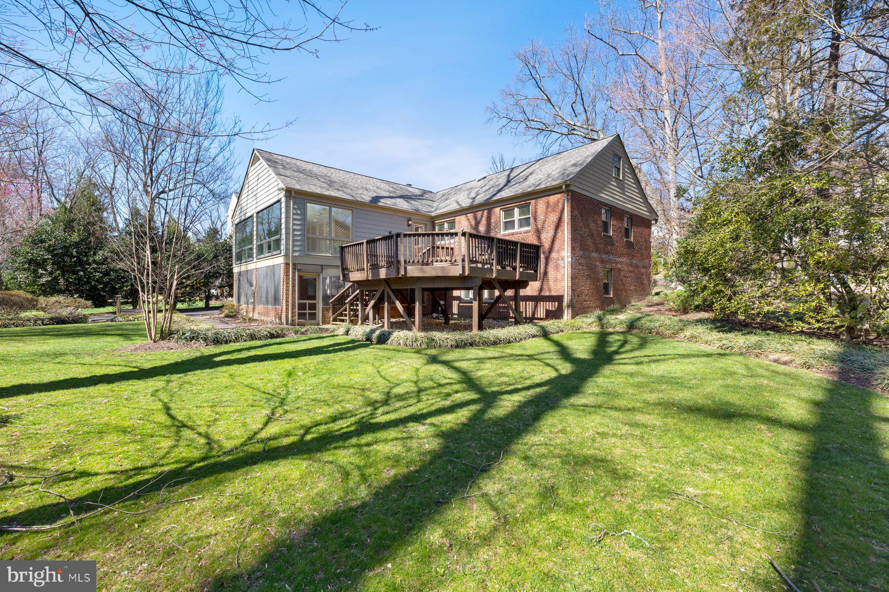 COUNTRY CLUB GROVE - Residential