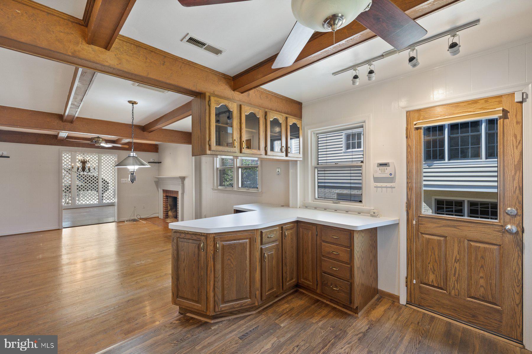 COUNTRY CLUB GROVE - Residential