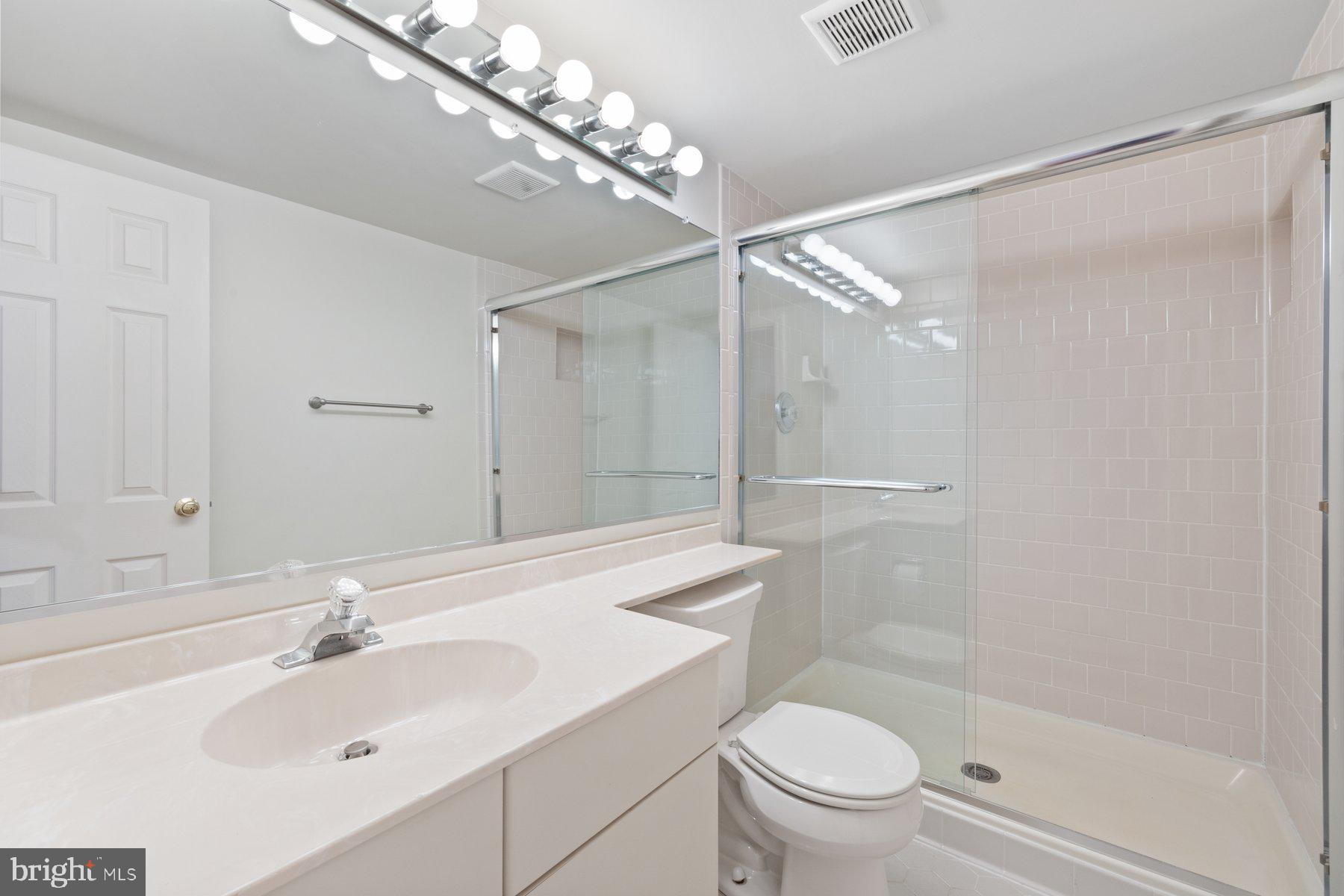 COUNTRY CLUB GROVE - Residential